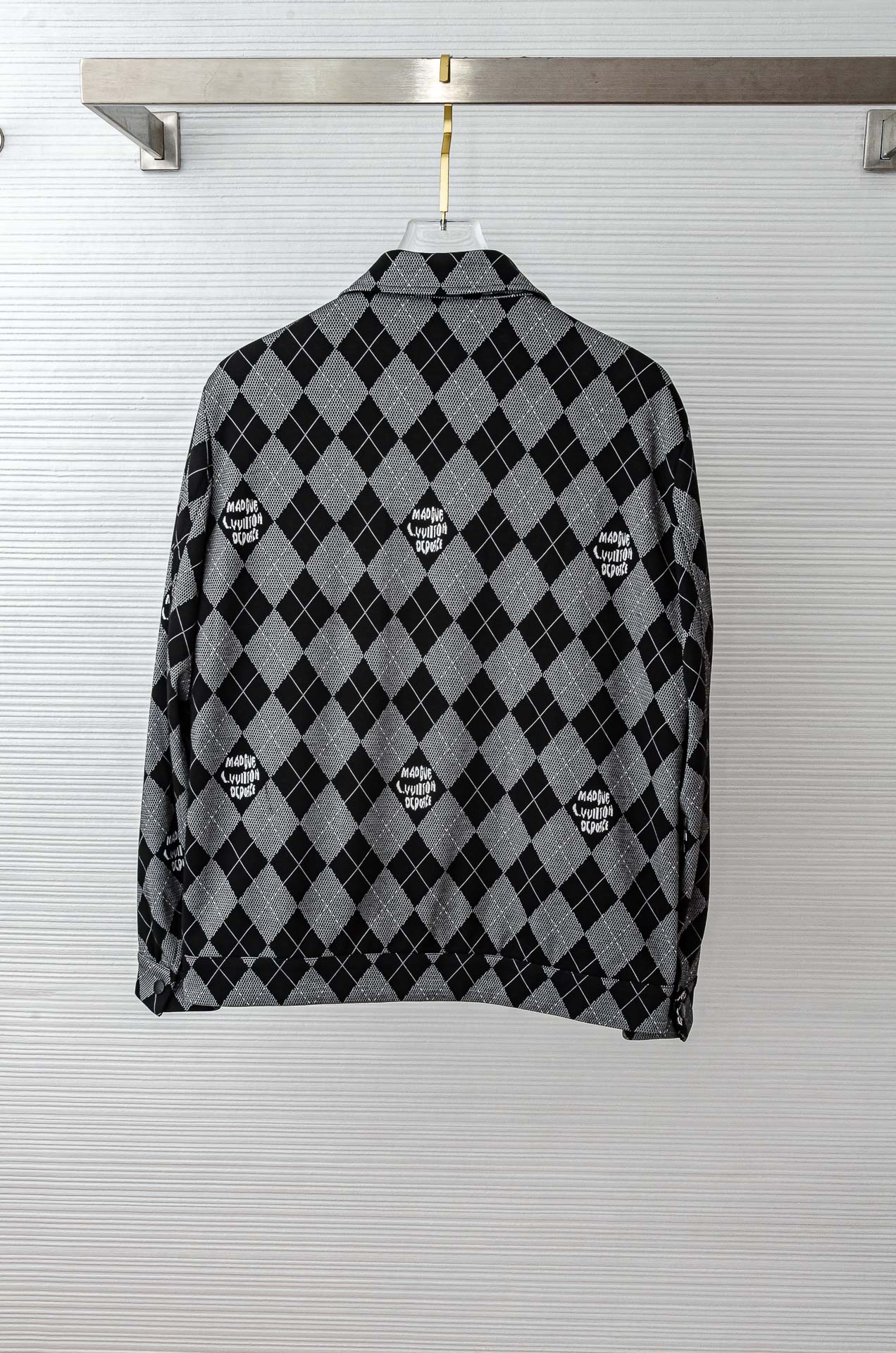 LV 2025FW最新棋盘格男士翻领夹克外套#这个季节适合各种穿搭，让您在享受时尚的同时，也能感受到温暖