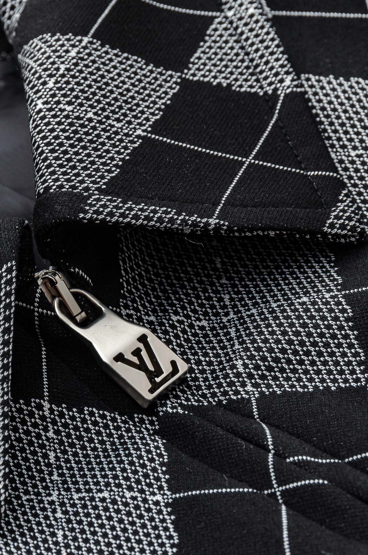 LV 2025FW最新棋盘格男士翻领夹克外套#这个季节适合各种穿搭，让您在享受时尚的同时，也能感受到温暖