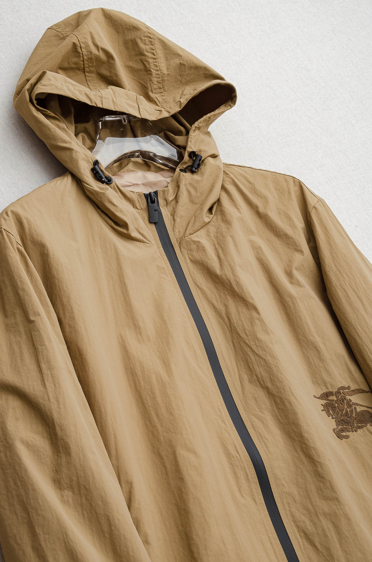 BUR#BERRY 巴宝/莉2025新品连帽防水夹克外套，同步官网发售！原厂代工出品，该款夹克外层超柔聚