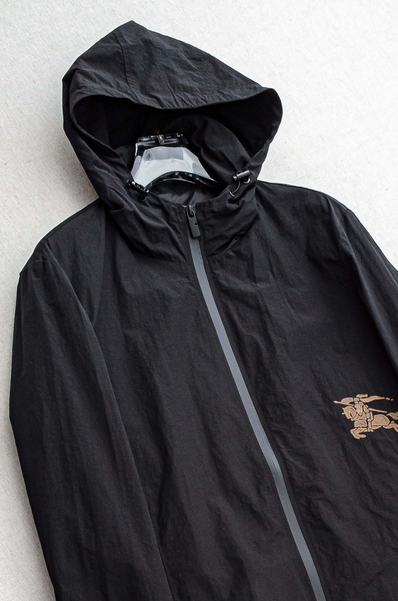 BUR#BERRY 巴宝/莉2025新品连帽防水夹克外套，同步官网发售！原厂代工出品，该款夹克外层超柔聚