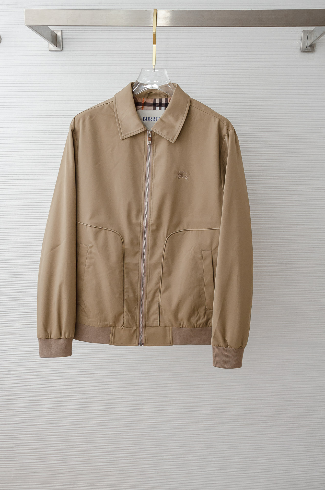 25FW秋冬最新出品 棉质BUR王牌尖货， 原厂原料棉纺厂特供长绒精纺棉质混纺斜纹材质打造。内侧为 Bu