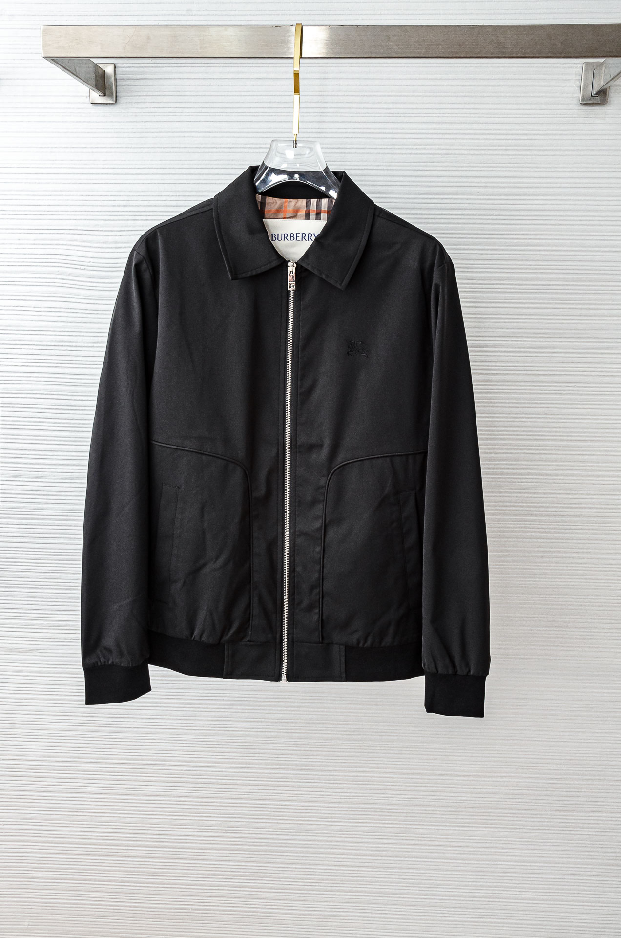 25FW秋冬最新出品 棉质BUR王牌尖货， 原厂原料棉纺厂特供长绒精纺棉质混纺斜纹材质打造。内侧为 Bu