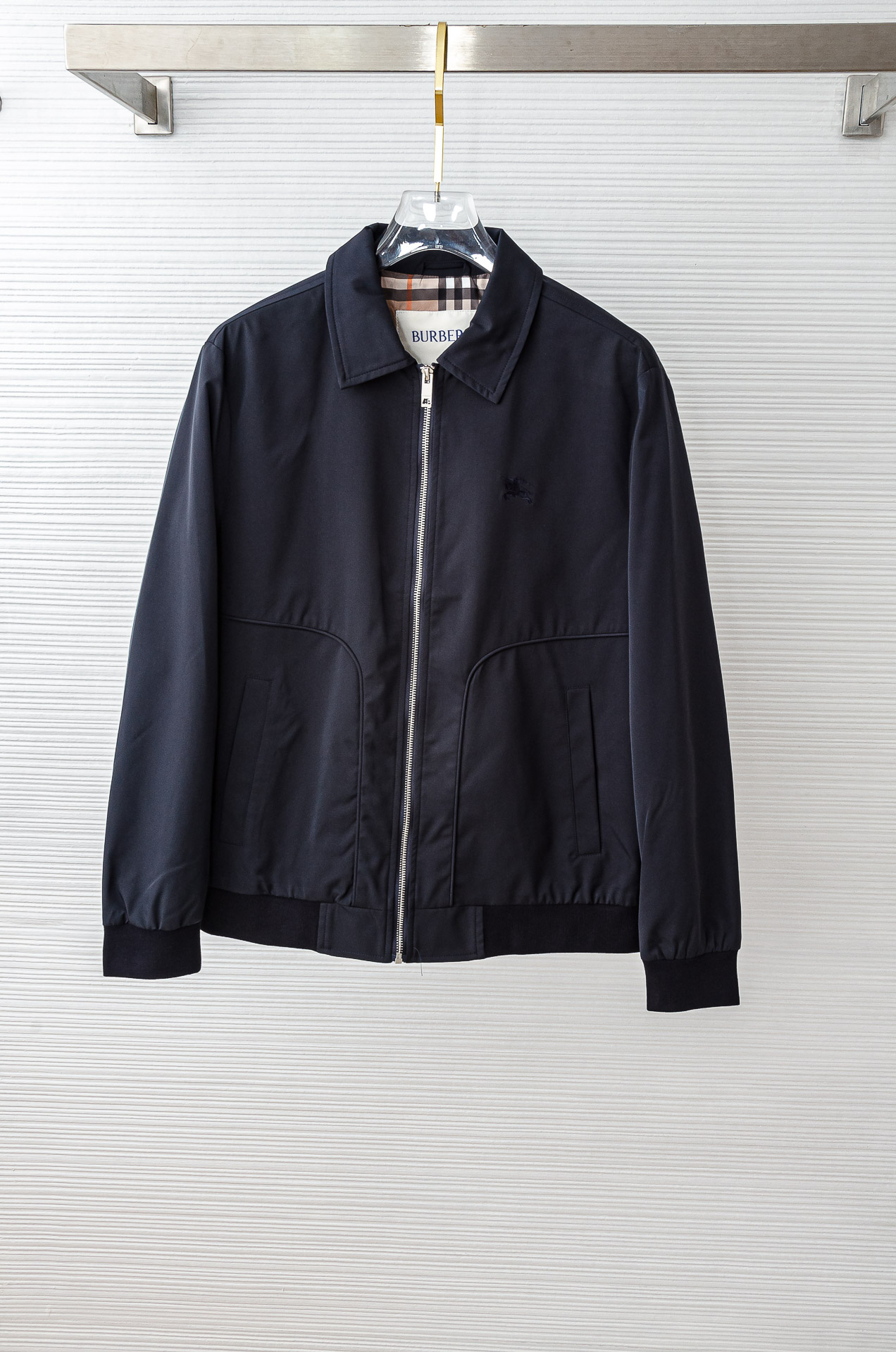 25FW秋冬最新出品 棉质BUR王牌尖货， 原厂原料棉纺厂特供长绒精纺棉质混纺斜纹材质打造。内侧为 Bu