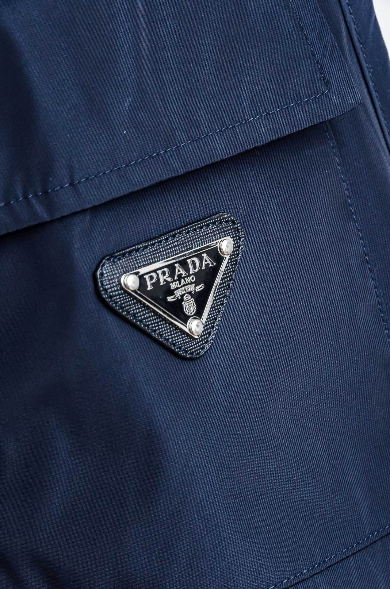 ☀️☀️PR#ADA普拉达2025FW 秋冬最新立领设计男士休闲马甲夹克外套#正面四口袋+金属拉链，实用