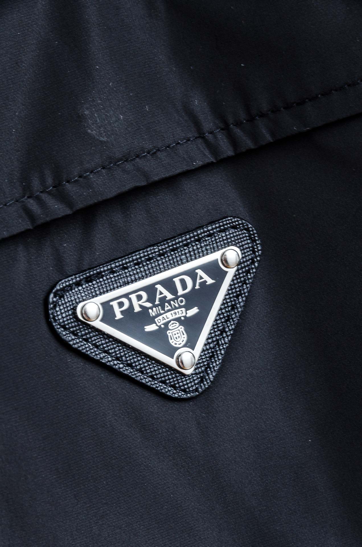 ☀️☀️PR#ADA普拉达2025FW 秋冬最新立领设计男士休闲马甲夹克外套#正面四口袋+金属拉链，实用