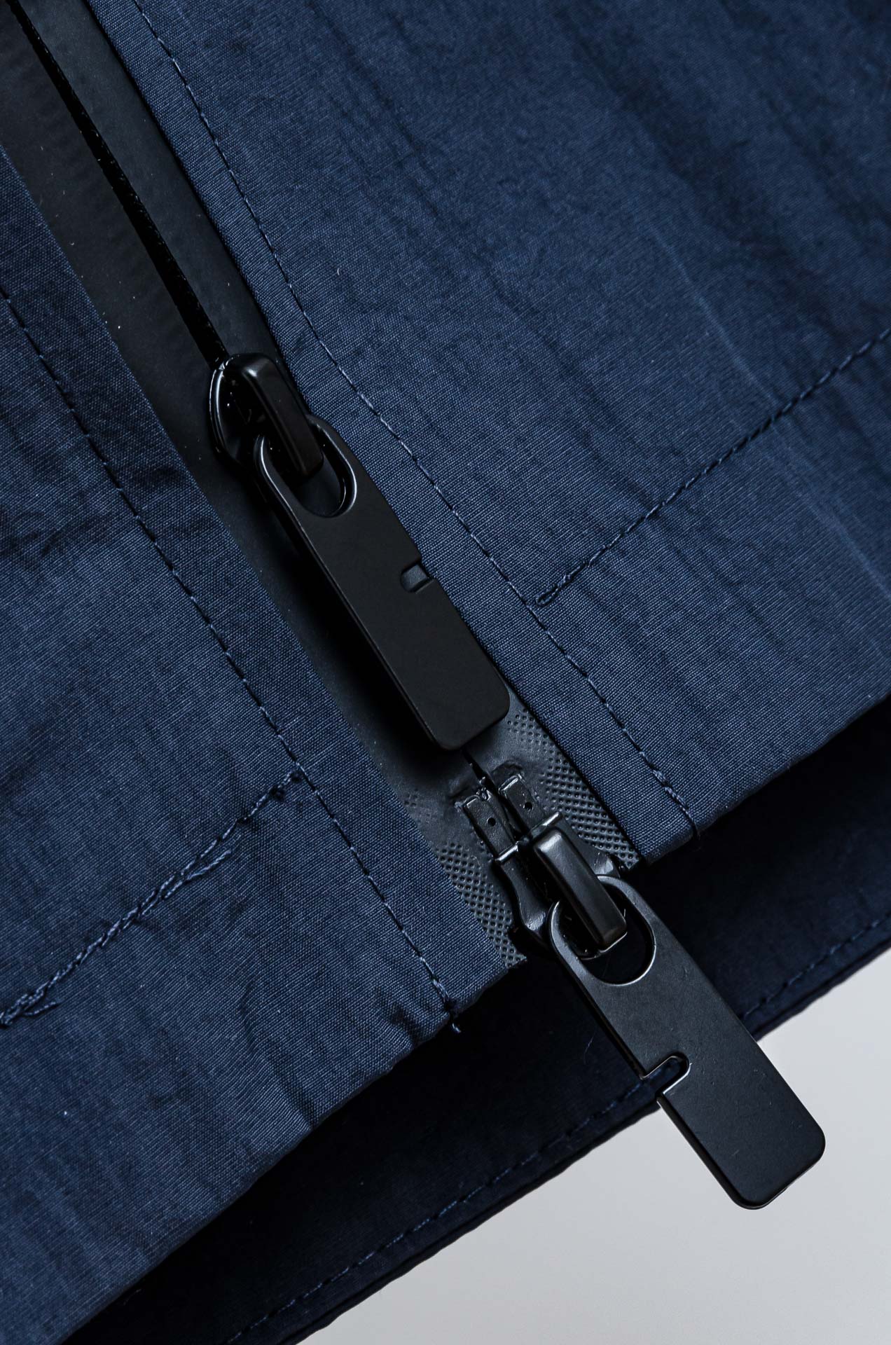 ☀️☀️BURB/ERRY 巴宝/莉2025FW 秋冬最新连帽设计男士休闲马甲夹克外套#轻薄防风面料，柔