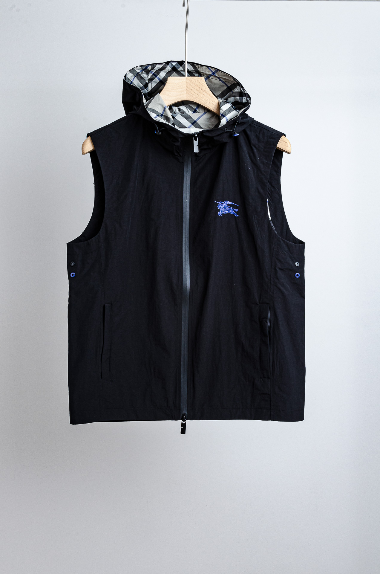 ☀️☀️BURB/ERRY 巴宝/莉2025FW 秋冬最新连帽设计男士休闲马甲夹克外套#轻薄防风面料，柔