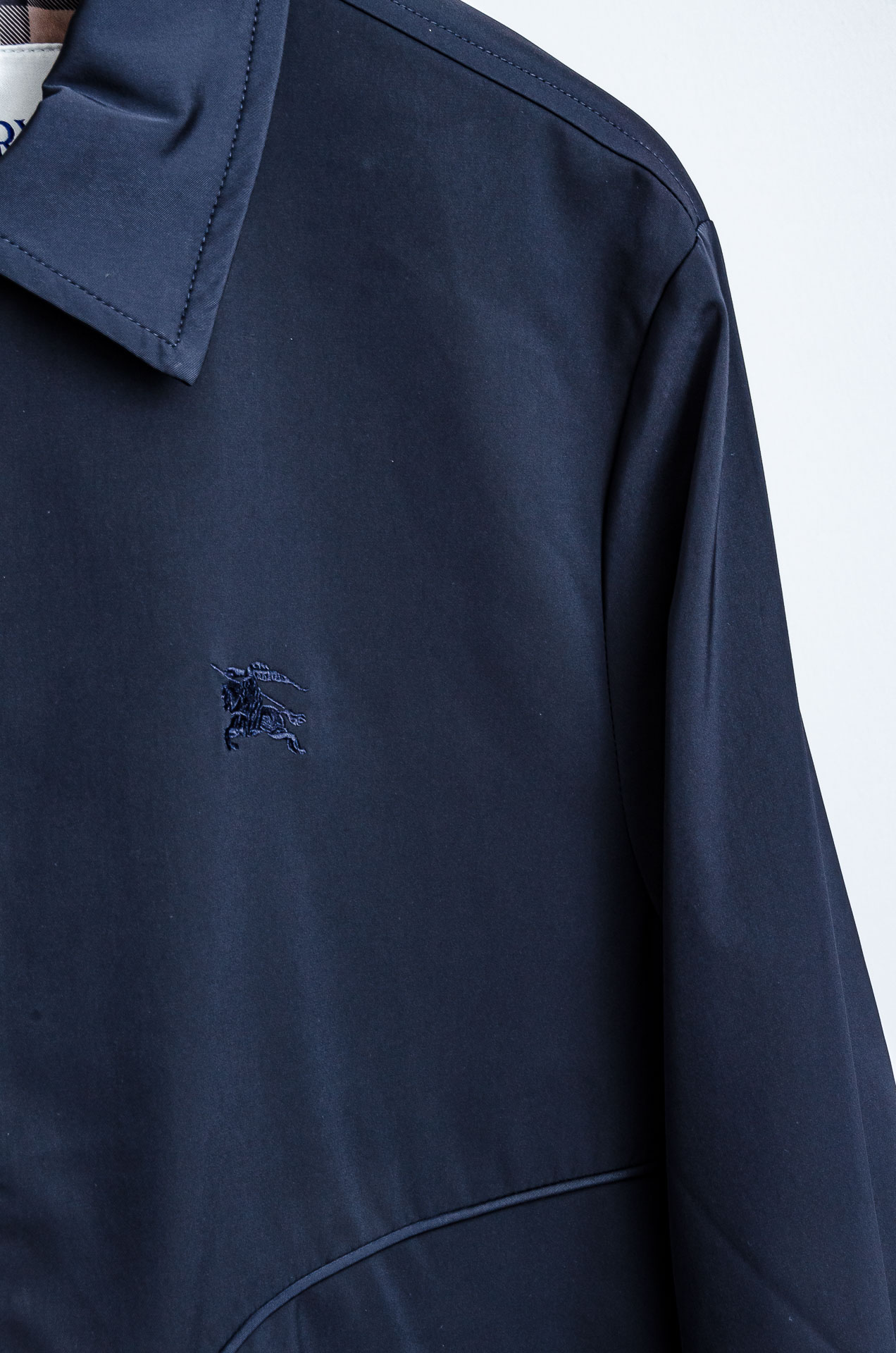 ☀️☀️26 ss最新出品 棉质BUR王牌尖货， 原厂原料棉纺厂特供长绒精纺棉质混纺斜纹材质打造。内侧为