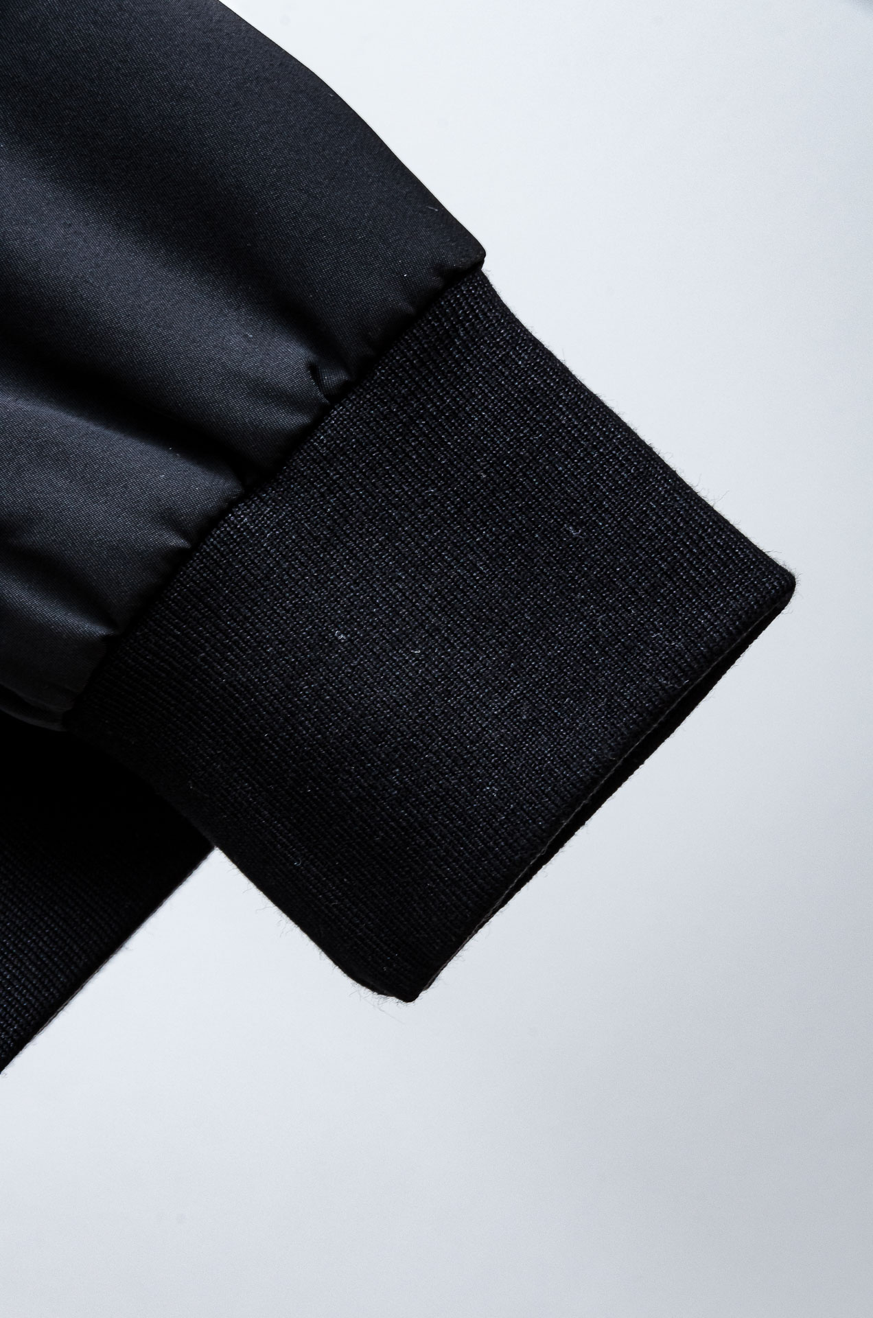 ☀️☀️26 ss最新出品 棉质BUR王牌尖货， 原厂原料棉纺厂特供长绒精纺棉质混纺斜纹材质打造。内侧为