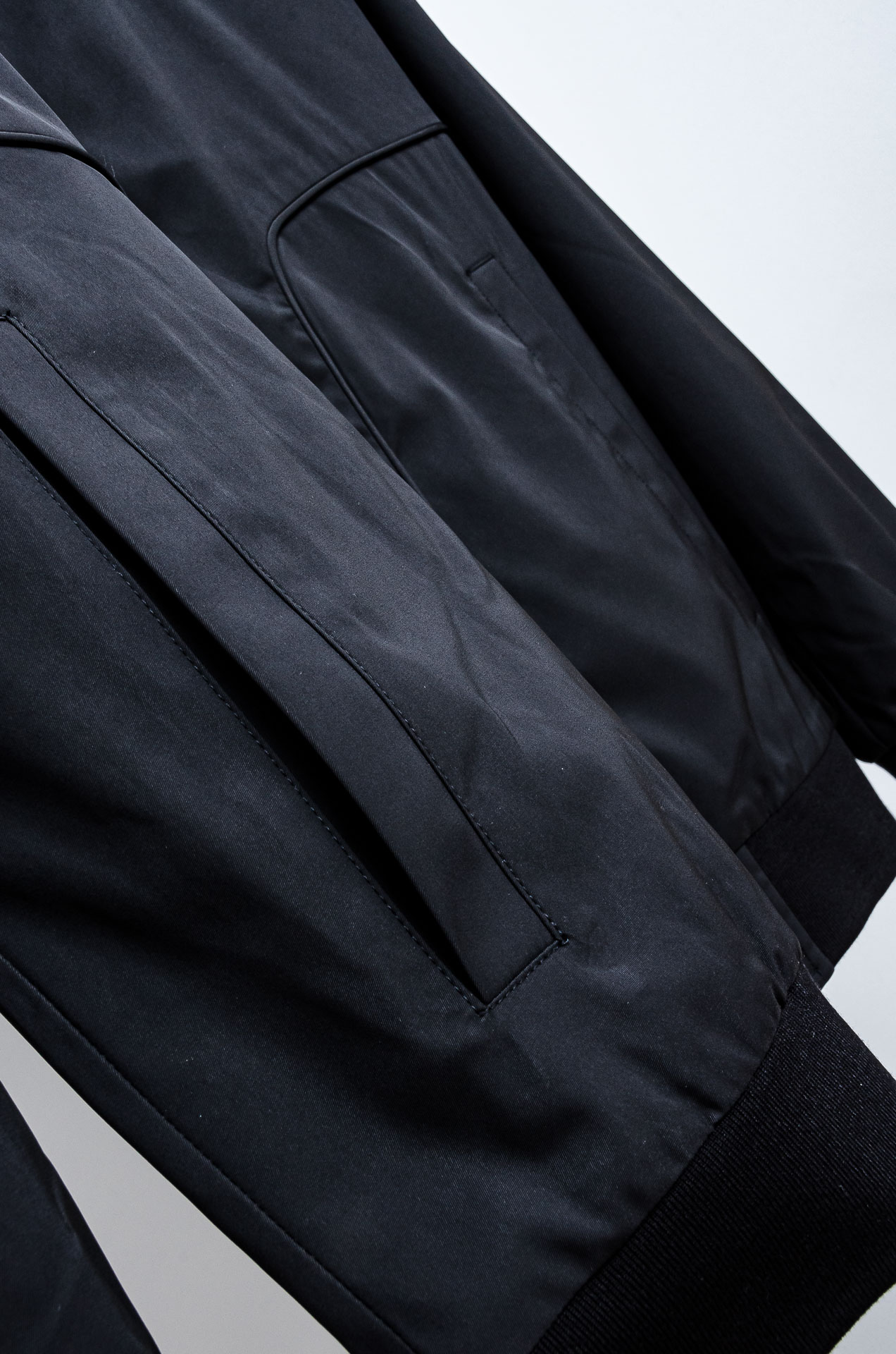 ☀️☀️26 ss最新出品 棉质BUR王牌尖货， 原厂原料棉纺厂特供长绒精纺棉质混纺斜纹材质打造。内侧为