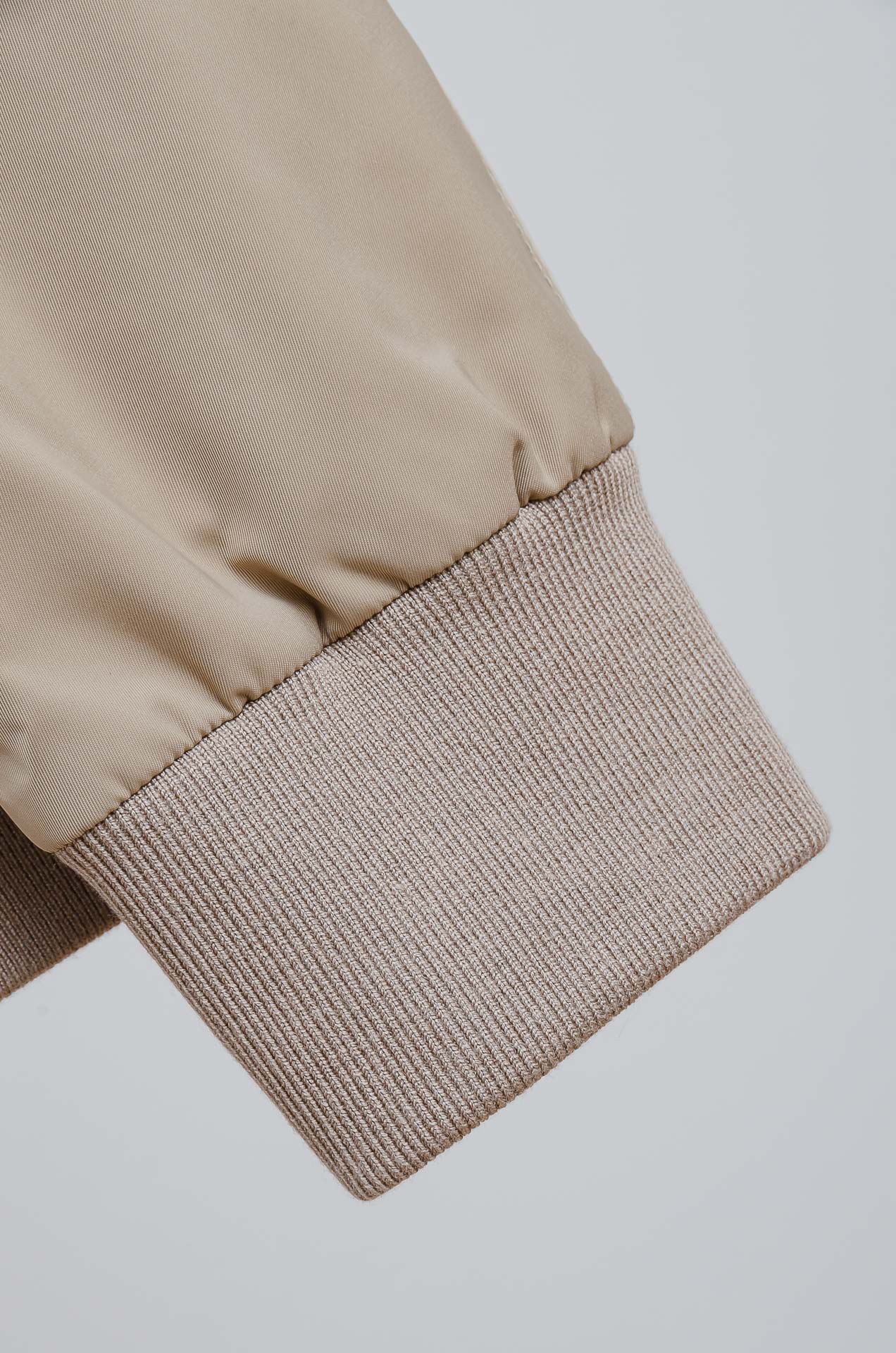 ☀️☀️26 ss最新出品 棉质BUR王牌尖货， 原厂原料棉纺厂特供长绒精纺棉质混纺斜纹材质打造。内侧为