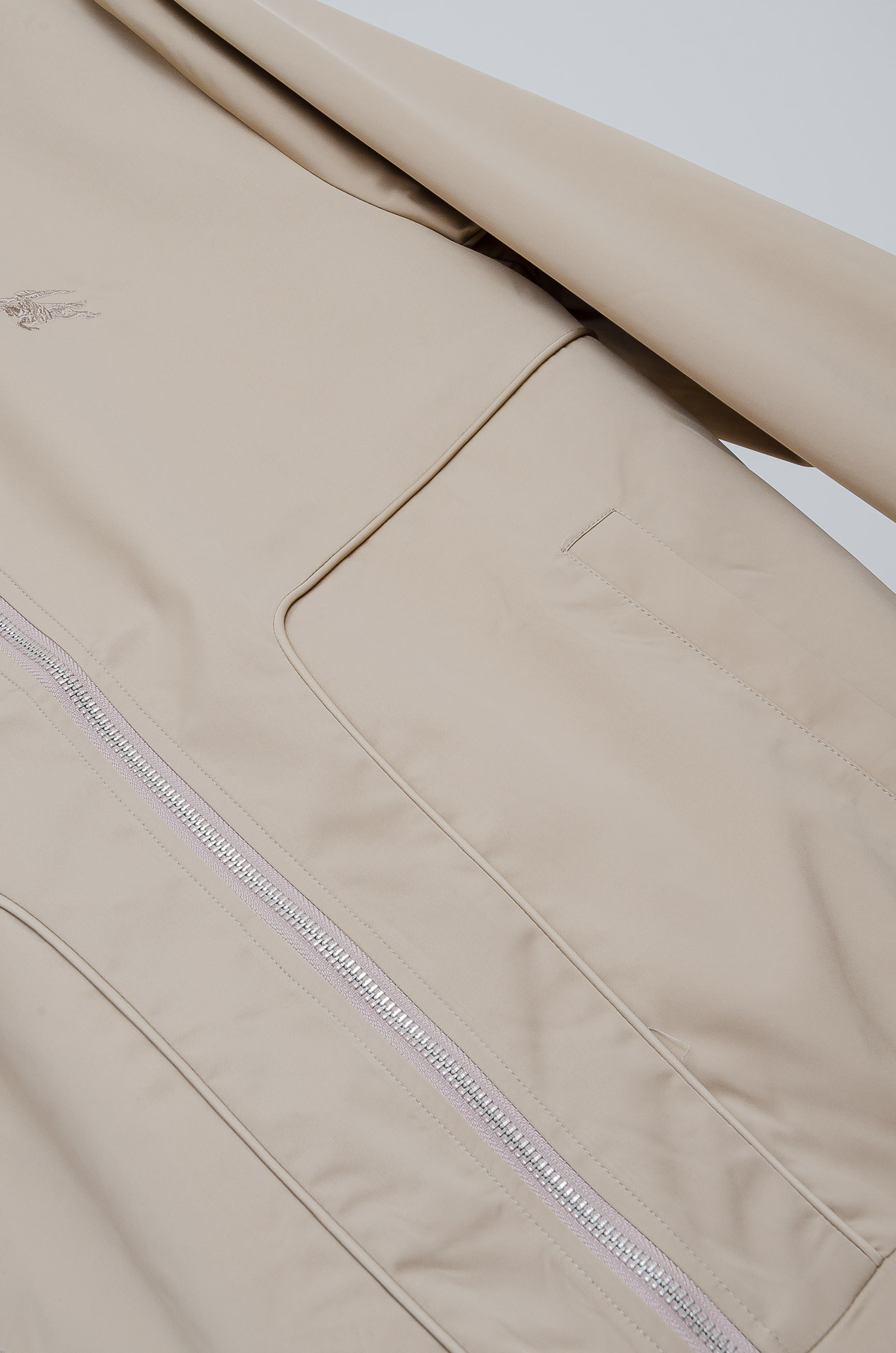 ☀️☀️26 ss最新出品 棉质BUR王牌尖货， 原厂原料棉纺厂特供长绒精纺棉质混纺斜纹材质打造。内侧为