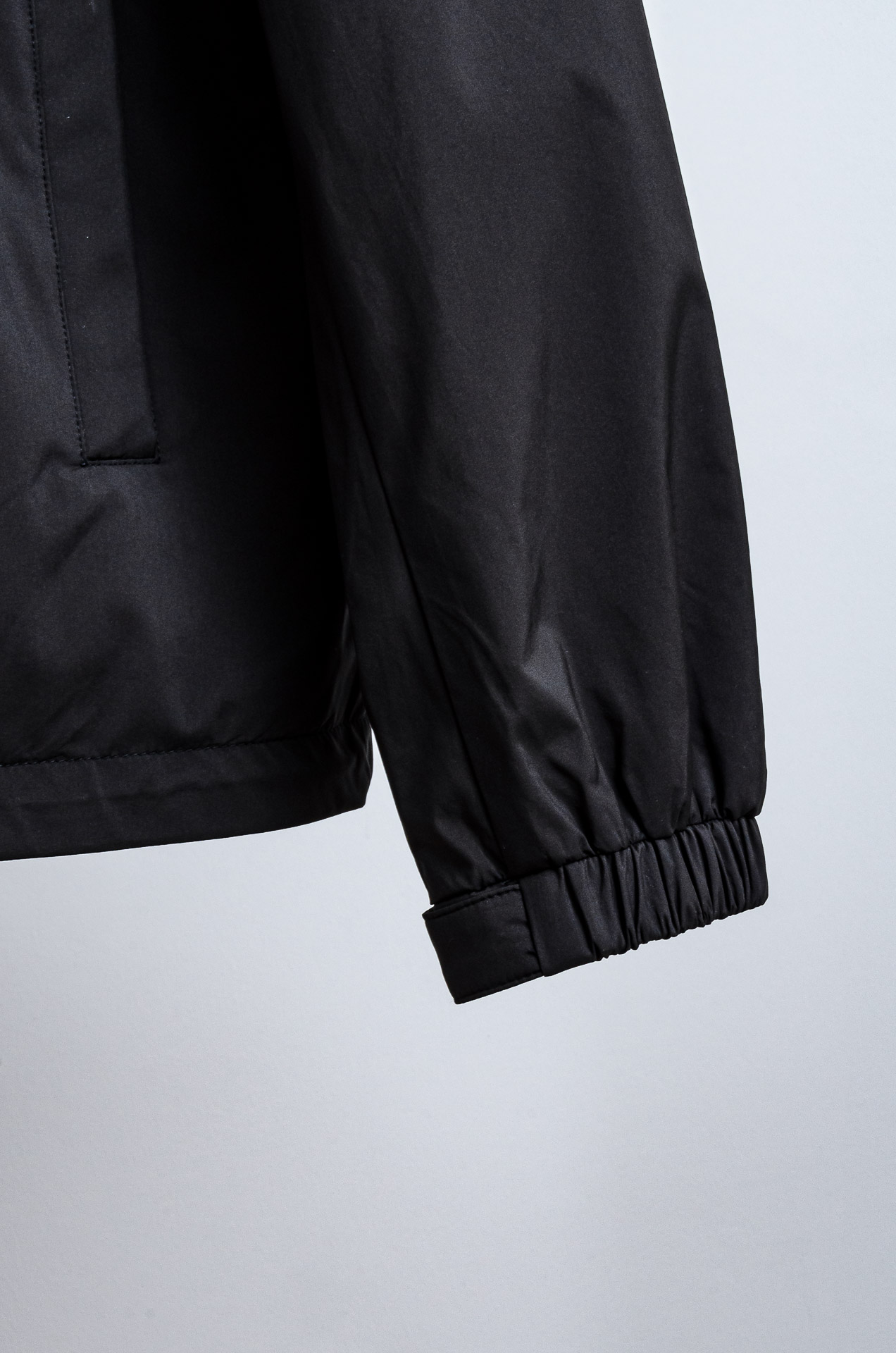 ☀️☀️Prad#a 普/拉达2025fw秋冬最新P家经典男士夹克外套#金属三角标，低调奢华感拉满!面料