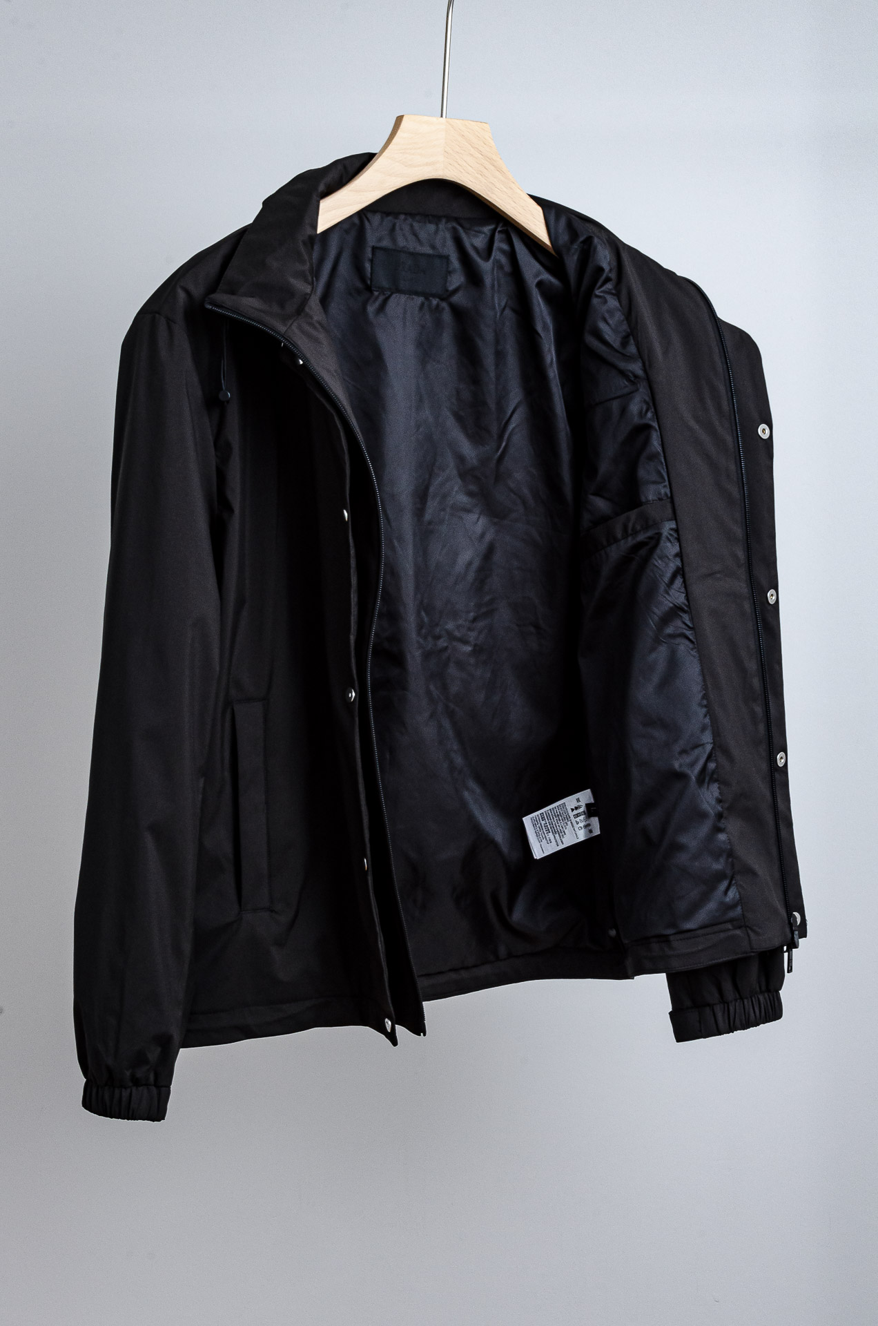 ☀️☀️Prad#a 普/拉达2025fw秋冬最新P家经典男士夹克外套#金属三角标，低调奢华感拉满!面料