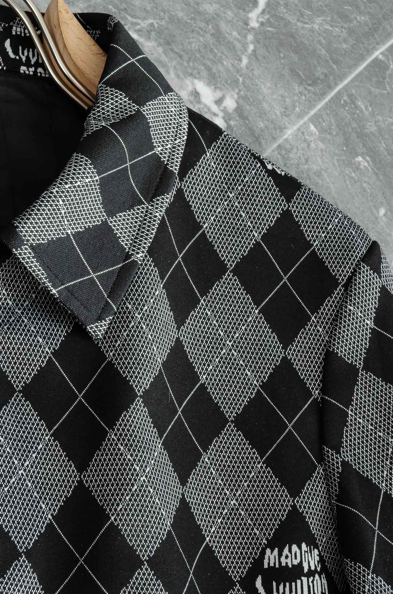 LV 2025FW最新棋盘格男士翻领夹克外套#这个季节适合各种穿搭，让您在享受时尚的同时，也能感受到温暖