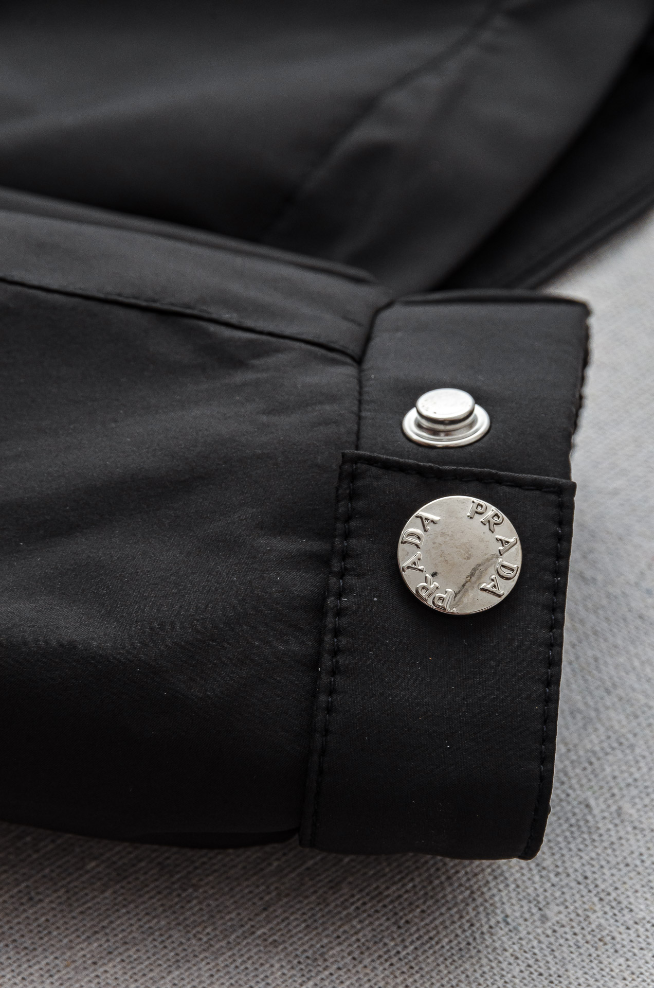 🌾Pr#ada普/拉达2026FW最新男士休闲夹克外套#上身十分的舒适，质感超级的细腻且柔软！休闲商务都