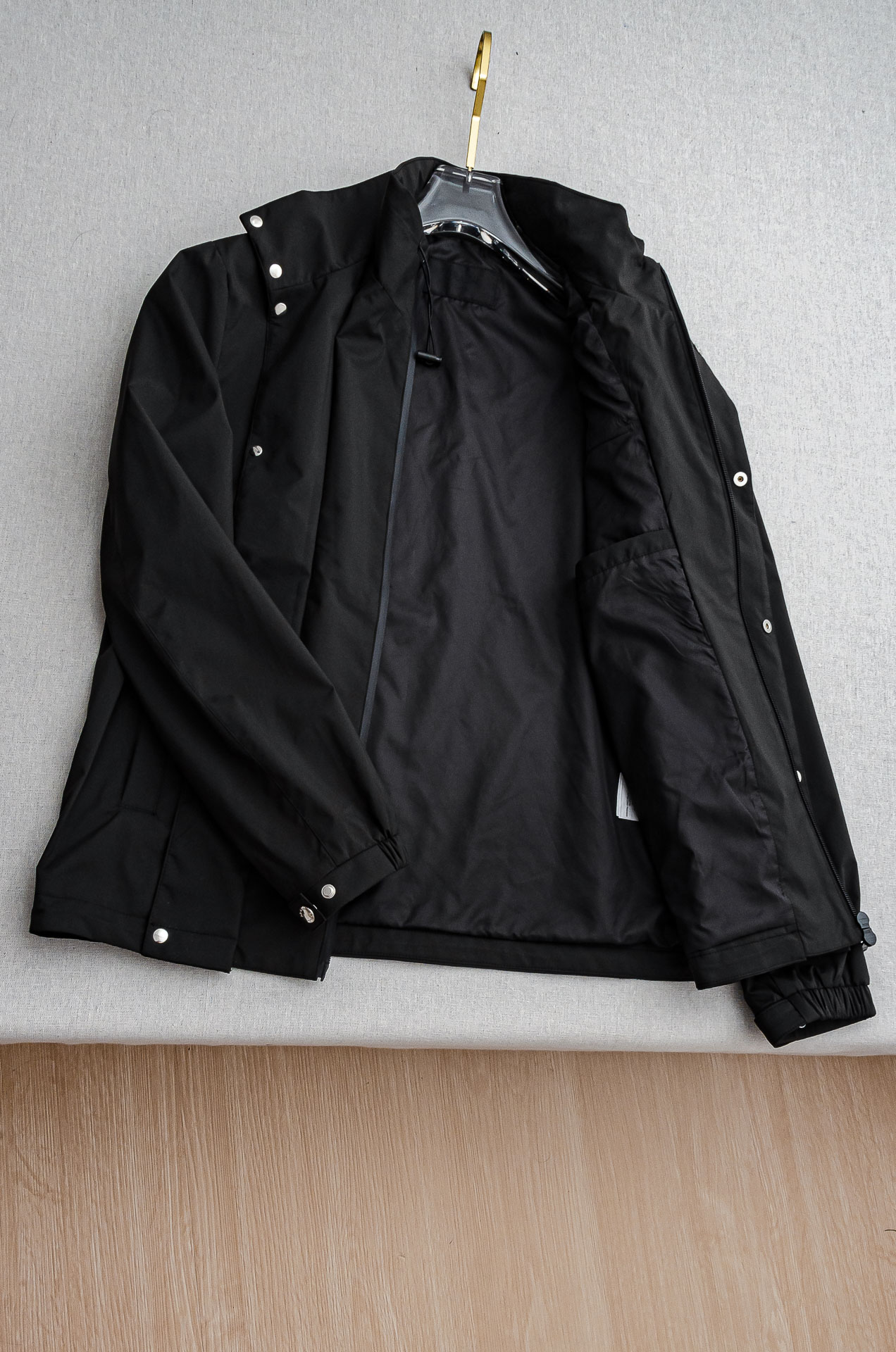 🌾Pr#ada普/拉达2026FW最新男士休闲夹克外套#上身十分的舒适，质感超级的细腻且柔软！休闲商务都