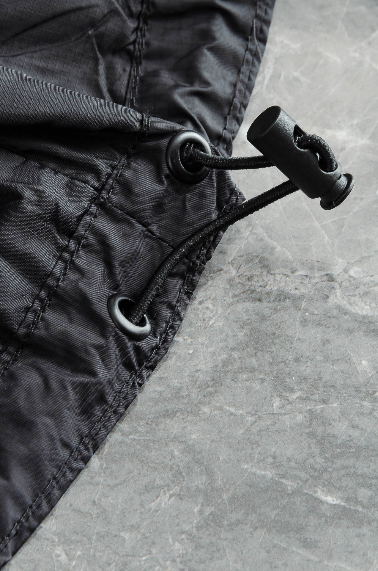 Burbe#* rry 3️⃣ 25FW 高版本尼龙夹克连帽外套，选用意大利精纺褶饰尼龙面料打造，呈现宽