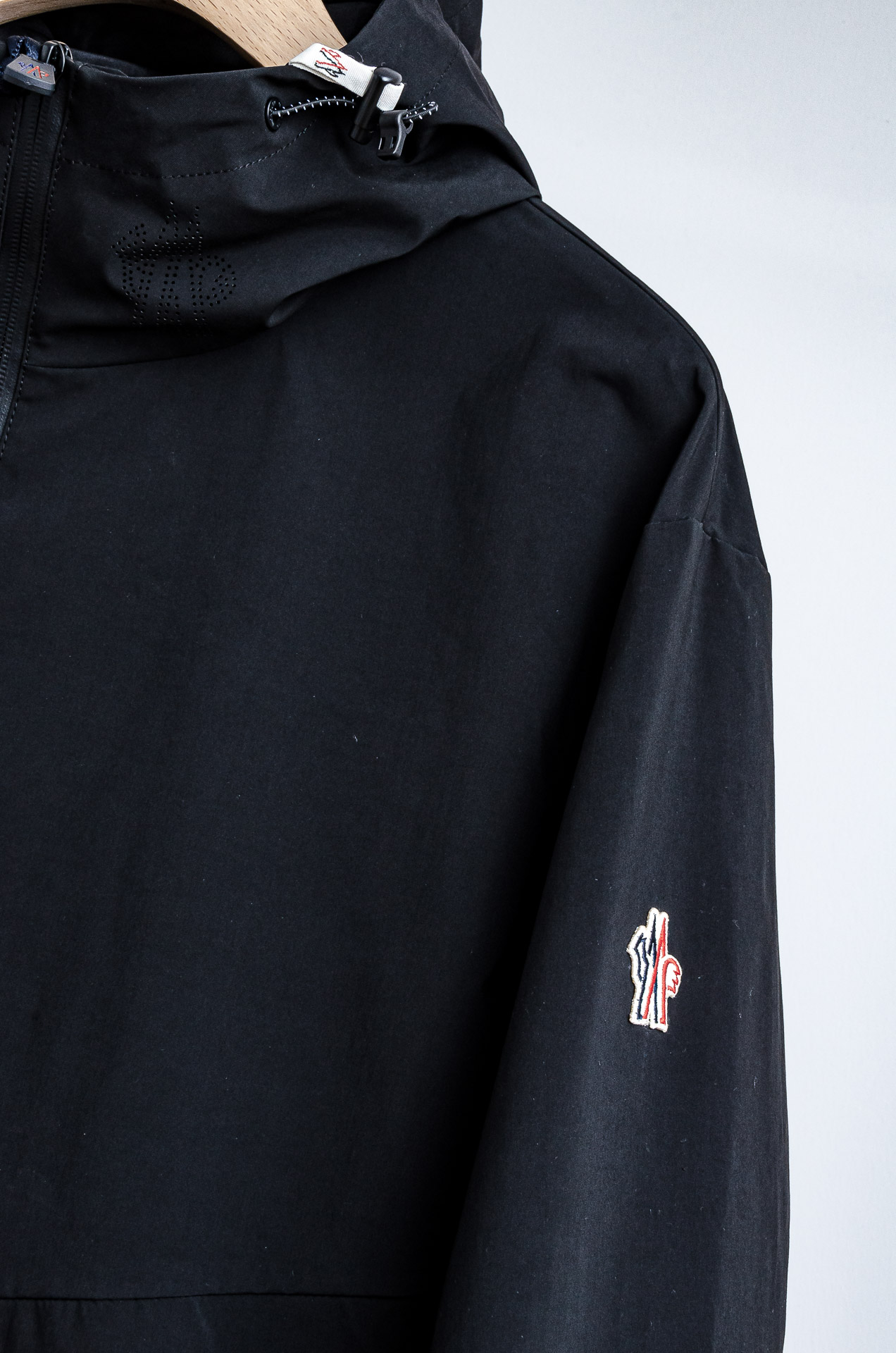 ☀️☀️MONC* LER*.蒙口2025FW最新秋冬新品，连帽防水夹克外套#同步官网发售！该款夹克外层