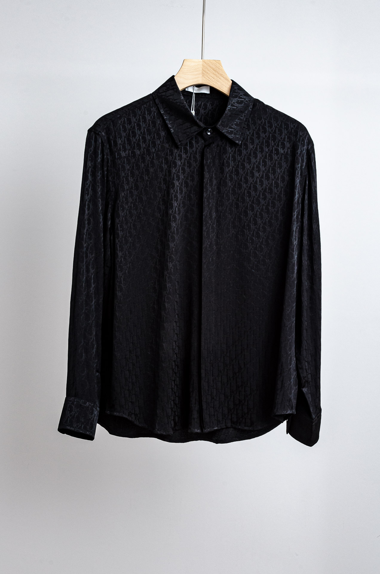 ☀️☀️迪奥dior26新款满幅提花衬衣 #都市简约个性高级风，经典全景提花字母图案设计!最新时尚潮流人