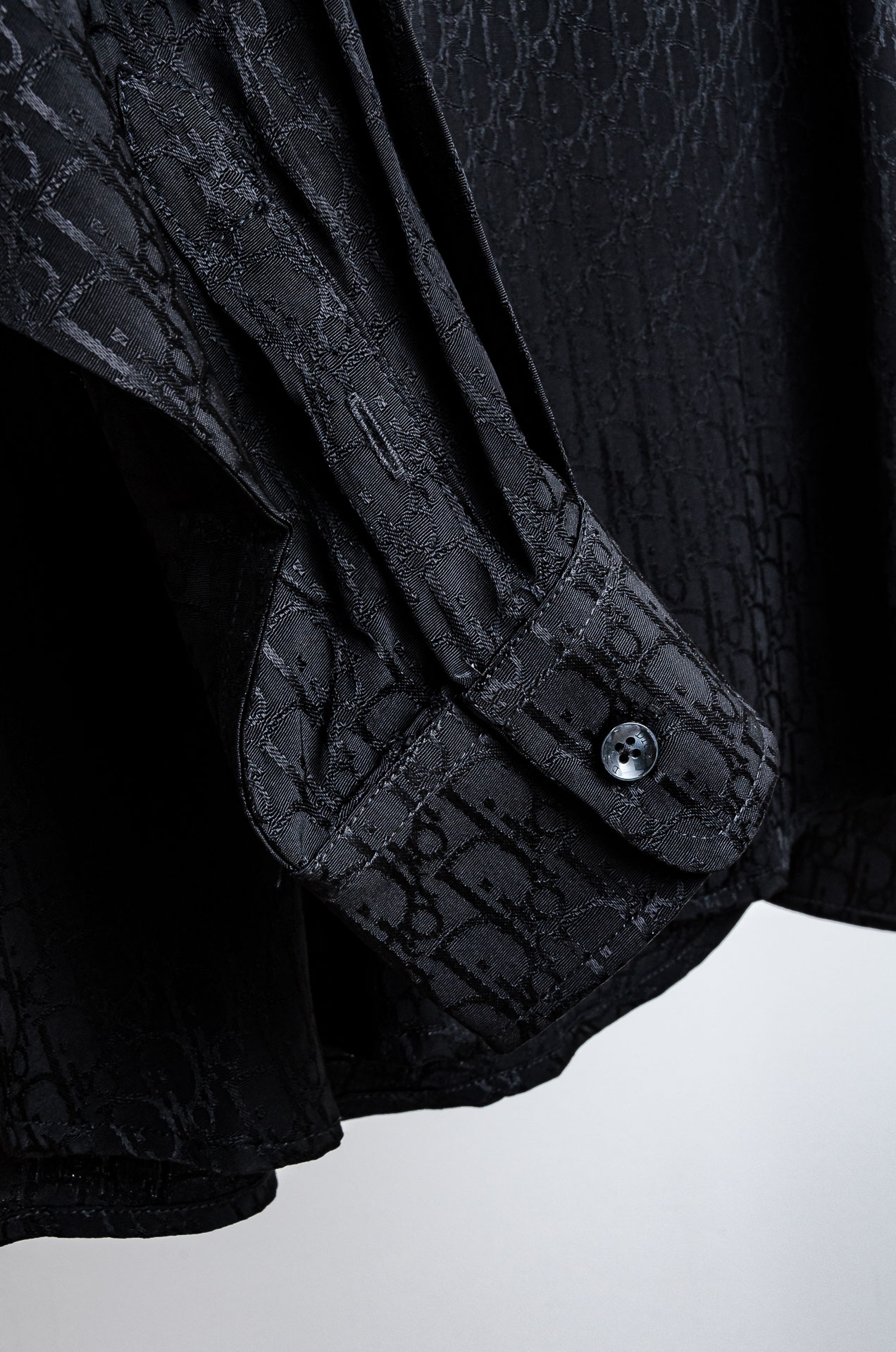 ☀️☀️迪奥dior26新款满幅提花衬衣 #都市简约个性高级风，经典全景提花字母图案设计!最新时尚潮流人