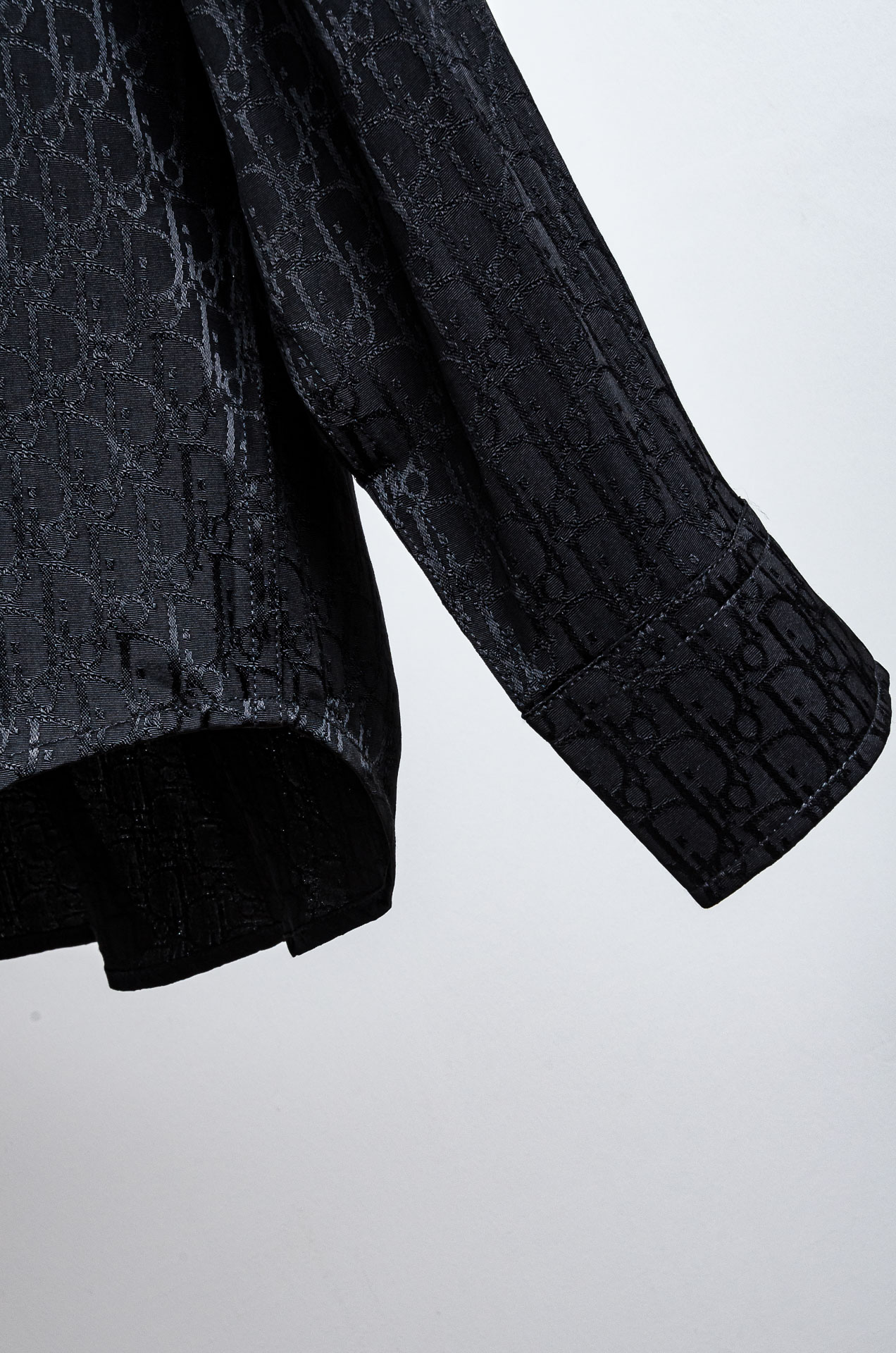 ☀️☀️迪奥dior26新款满幅提花衬衣 #都市简约个性高级风，经典全景提花字母图案设计!最新时尚潮流人