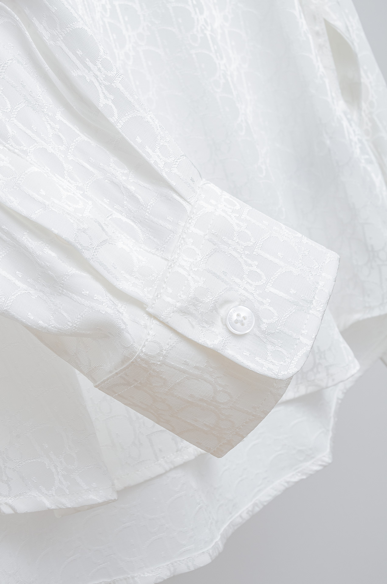 ☀️☀️迪奥dior26新款满幅提花衬衣 #都市简约个性高级风，经典全景提花字母图案设计!最新时尚潮流人