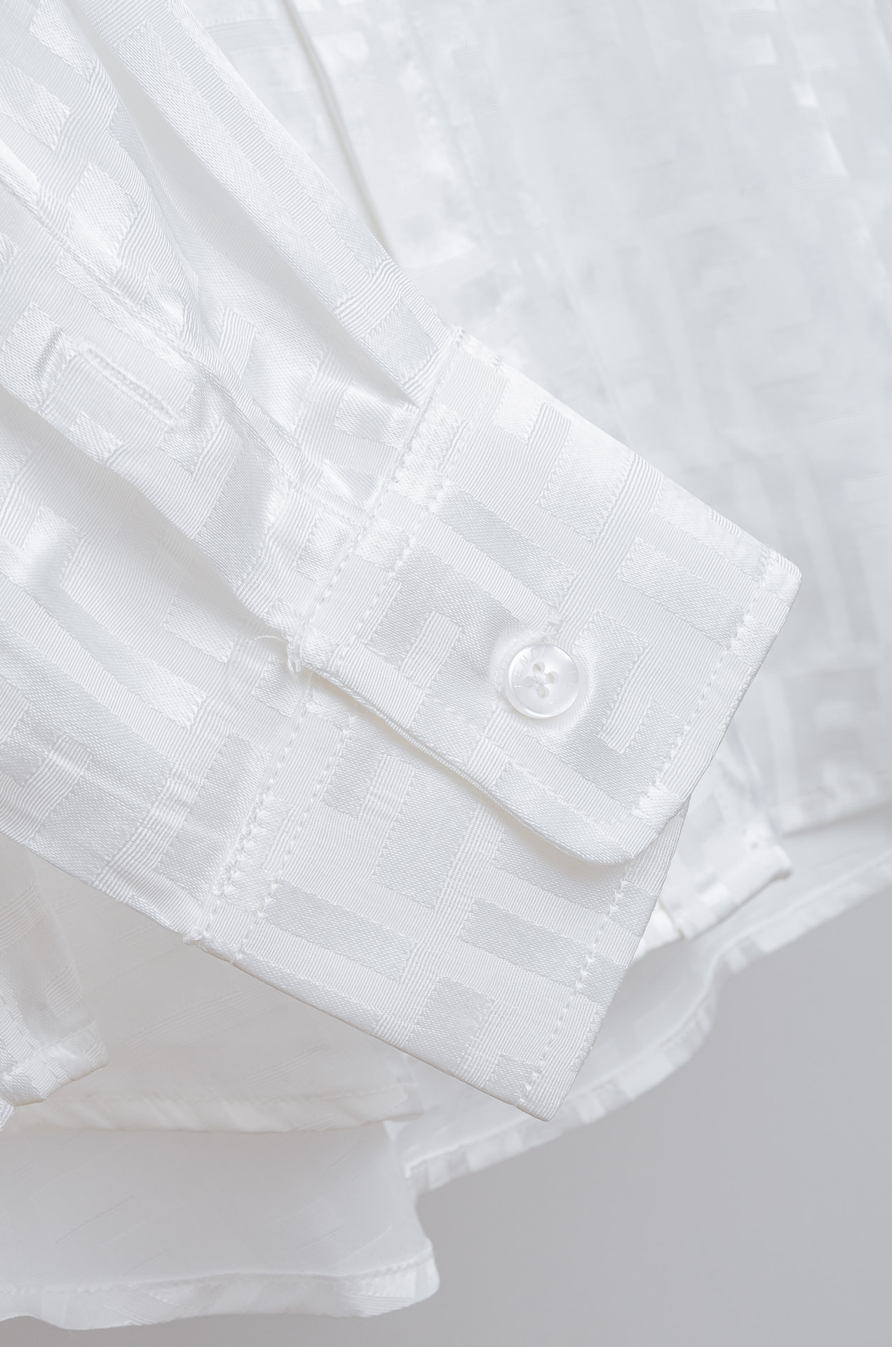 ☀️☀️Fendi 芬迪26新款满幅提花衬衣 #都市简约个性高级风，经典全景提花字母图案设计!最新时尚潮