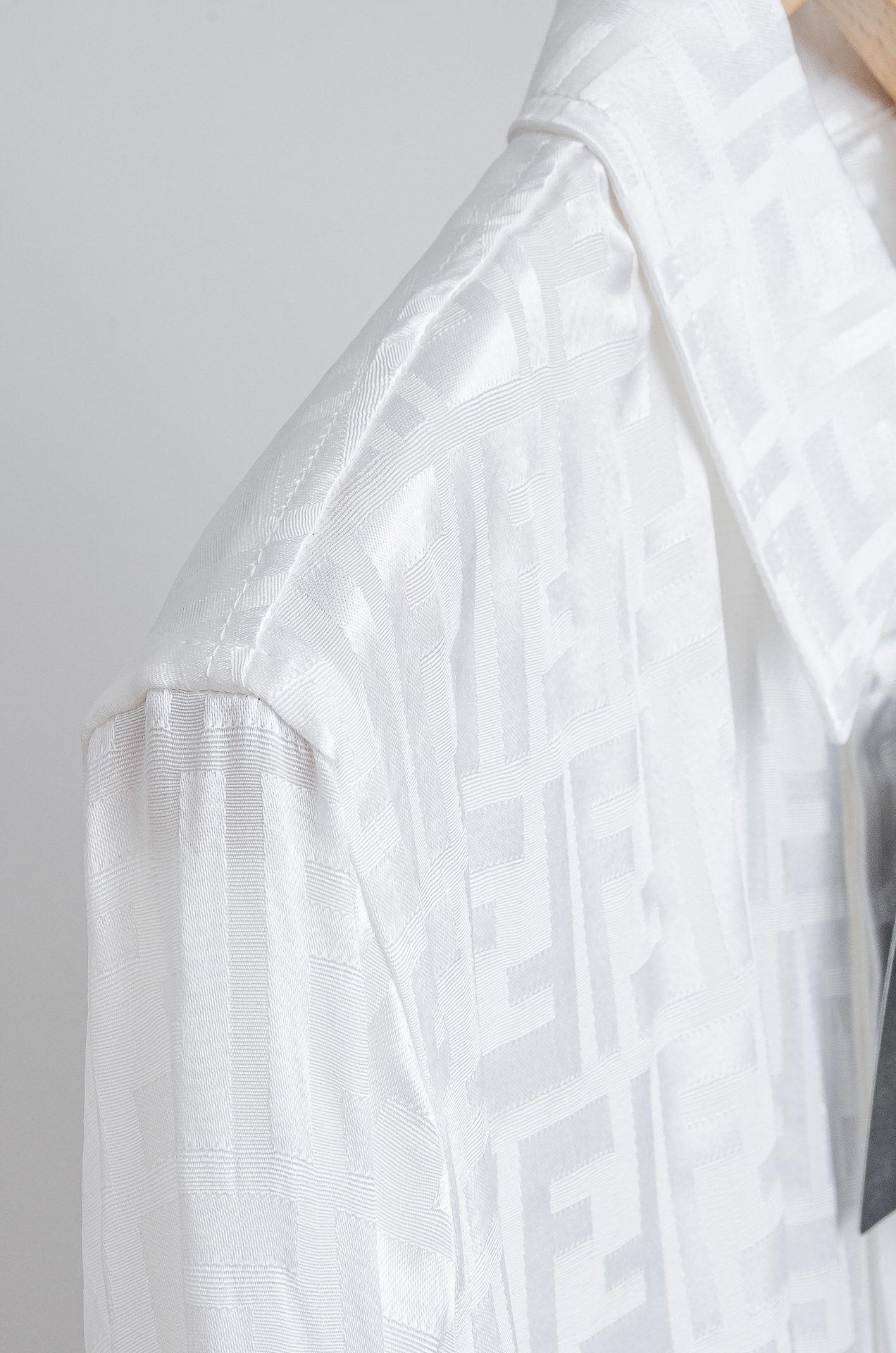 ☀️☀️Fendi 芬迪26新款满幅提花衬衣 #都市简约个性高级风，经典全景提花字母图案设计!最新时尚潮