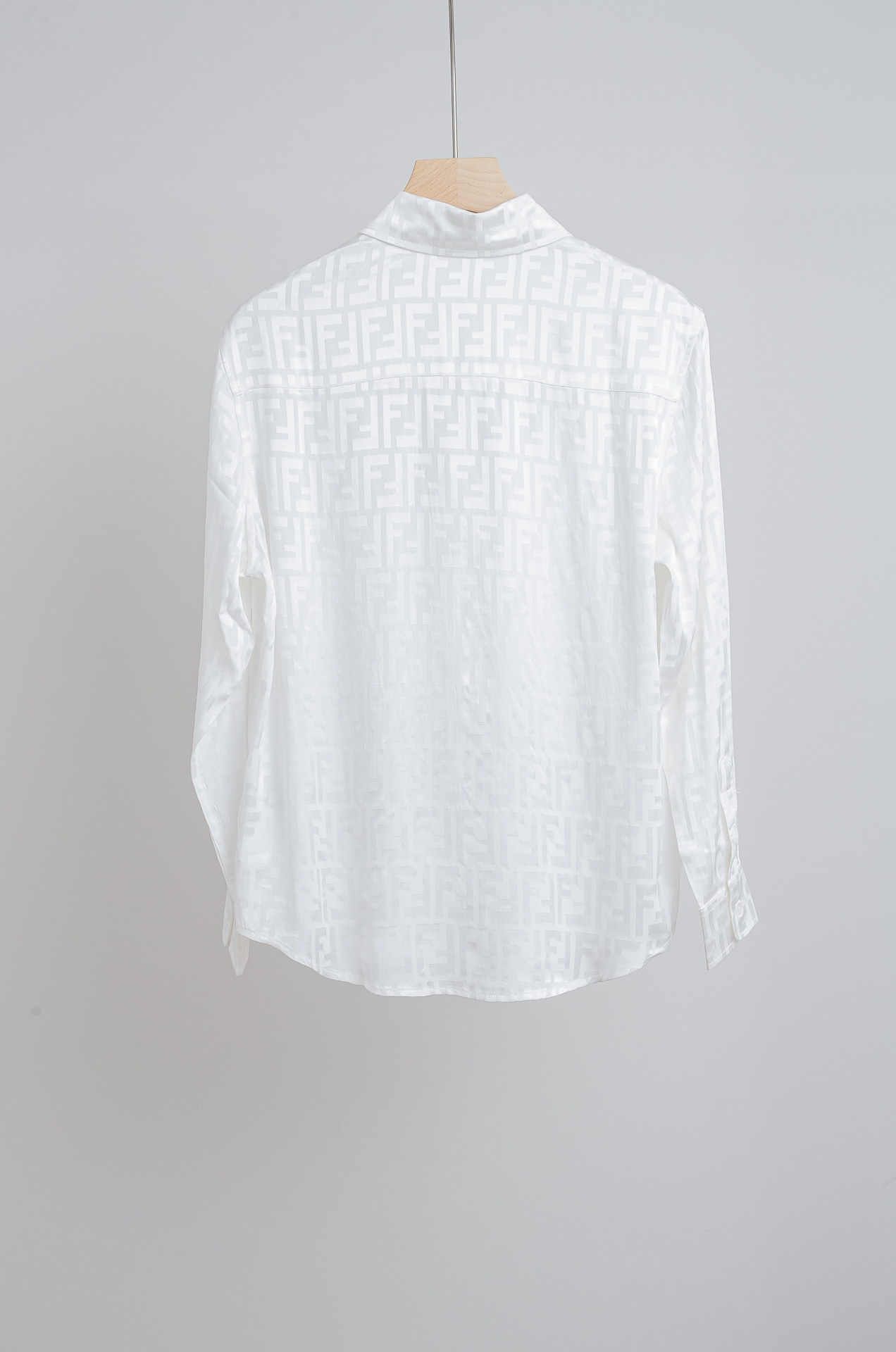 ☀️☀️Fendi 芬迪26新款满幅提花衬衣 #都市简约个性高级风，经典全景提花字母图案设计!最新时尚潮