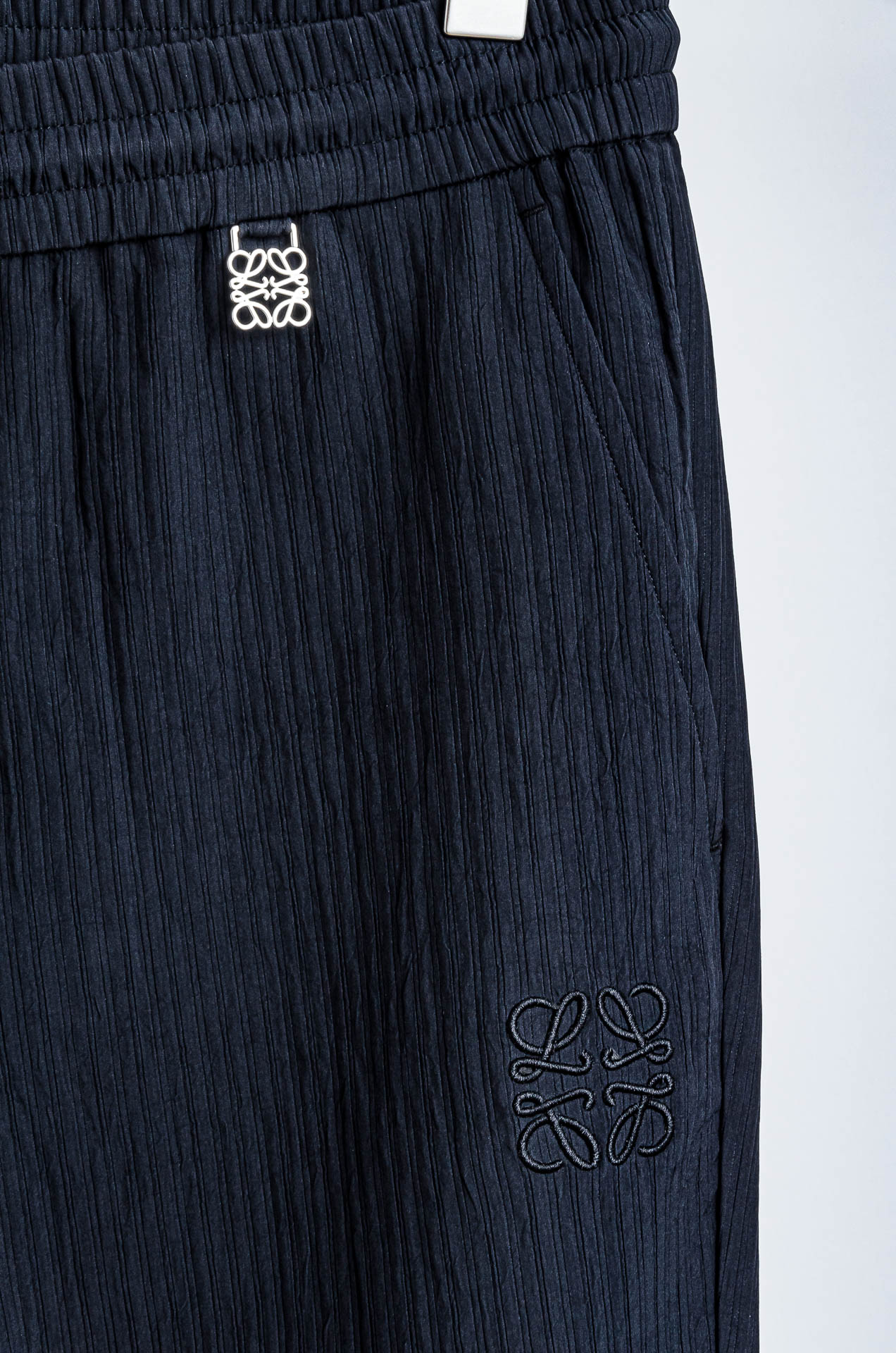 ☀️☀️ 罗意威LOEWE 立体刺绣修饰弹力抽绳腰头男士休闲舒适直筒长裤其匠心打造，毋庸置疑的极品重磅，