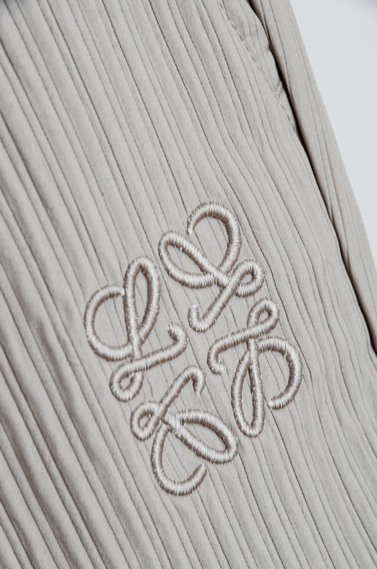 ☀️☀️ 罗意威LOEWE 立体刺绣修饰弹力抽绳腰头男士休闲舒适直筒长裤其匠心打造，毋庸置疑的极品重磅，