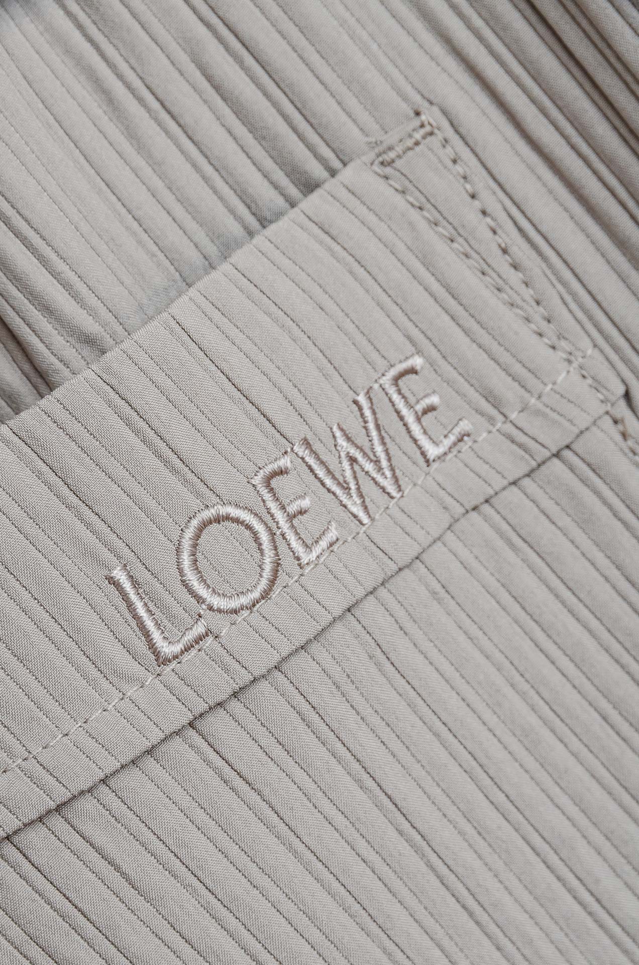 ☀️☀️ 罗意威LOEWE 立体刺绣修饰弹力抽绳腰头男士休闲舒适直筒长裤其匠心打造，毋庸置疑的极品重磅，