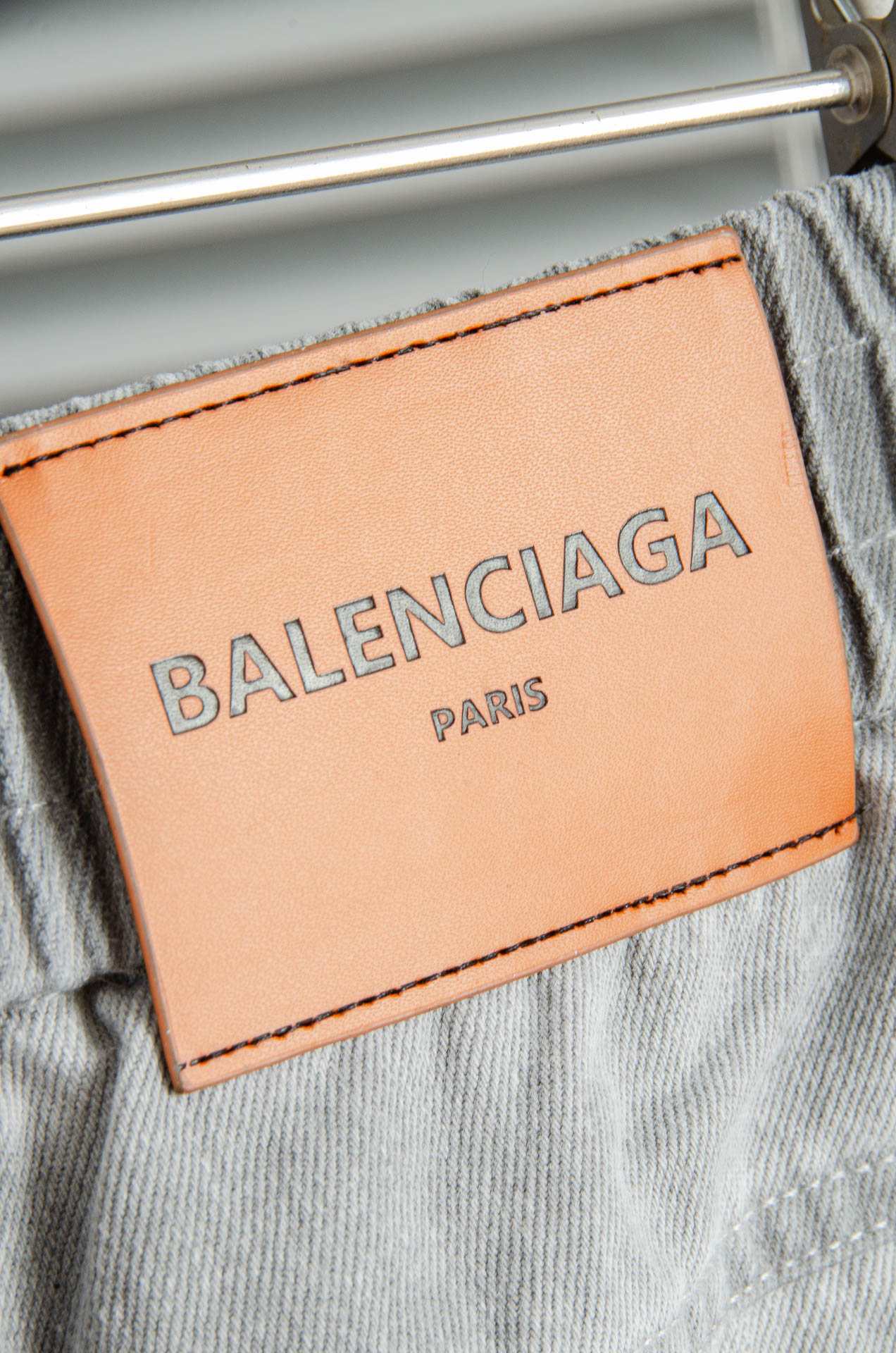 New# 巴黎世家2025最新弹力松紧腰男士休闲运动长裤#专为追求时尚与舒适的您而设计。极简的风格构造大