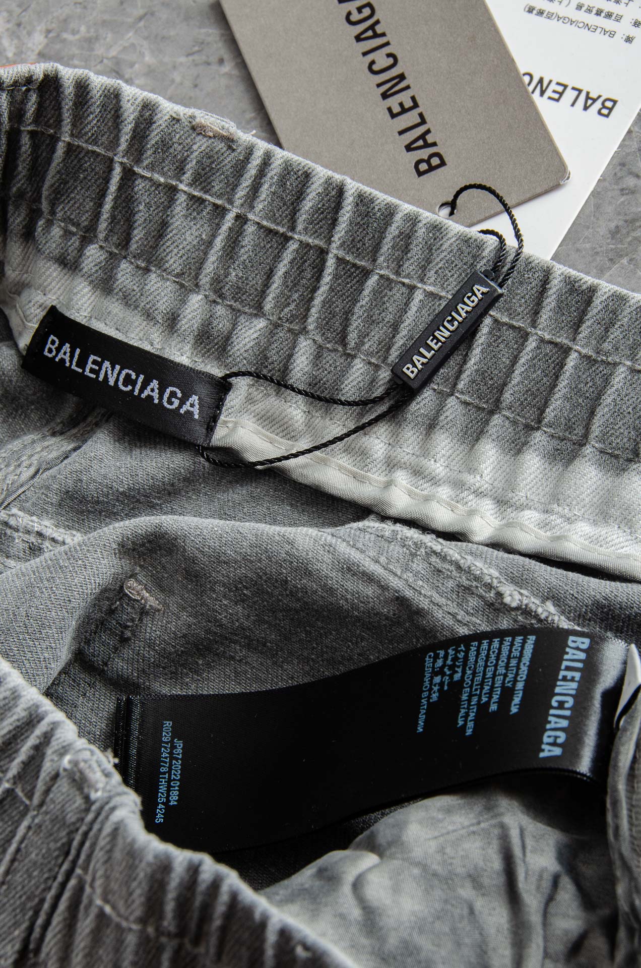 New# 巴黎世家2025最新弹力松紧腰男士休闲运动长裤#专为追求时尚与舒适的您而设计。极简的风格构造大