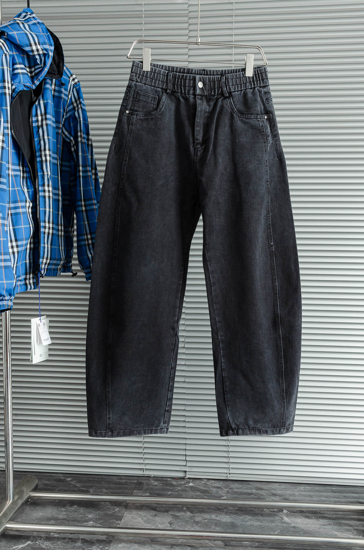 New# 巴黎世家2025最新弹力松紧腰男士休闲运动长裤#专为追求时尚与舒适的您而设计。极简的风格构造大