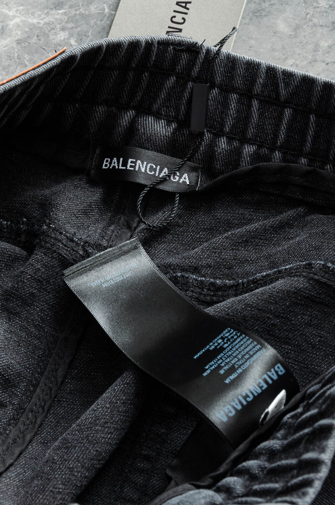 New# 巴黎世家2025最新弹力松紧腰男士休闲运动长裤#专为追求时尚与舒适的您而设计。极简的风格构造大