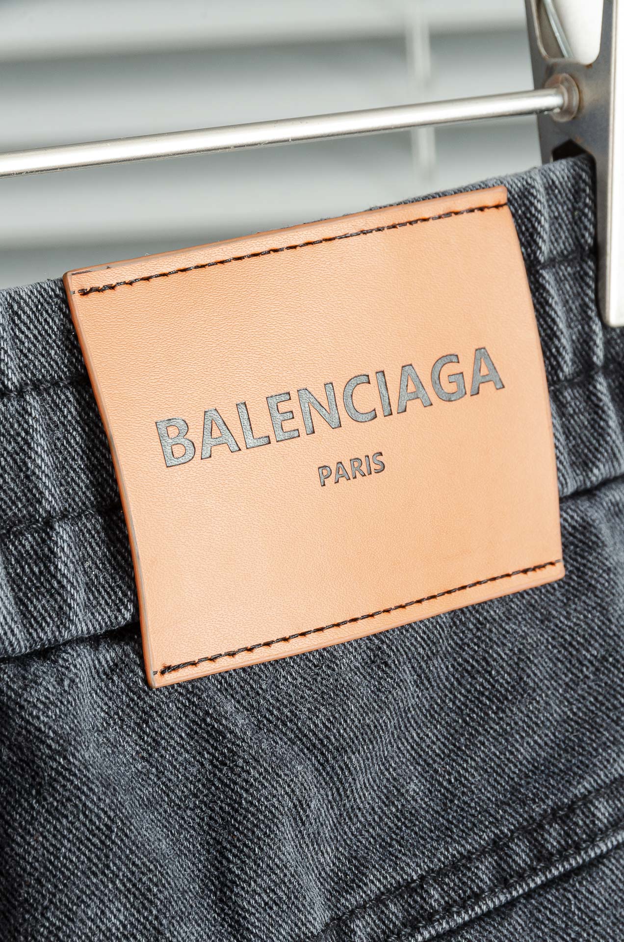 New# 巴黎世家2025最新弹力松紧腰男士休闲运动长裤#专为追求时尚与舒适的您而设计。极简的风格构造大