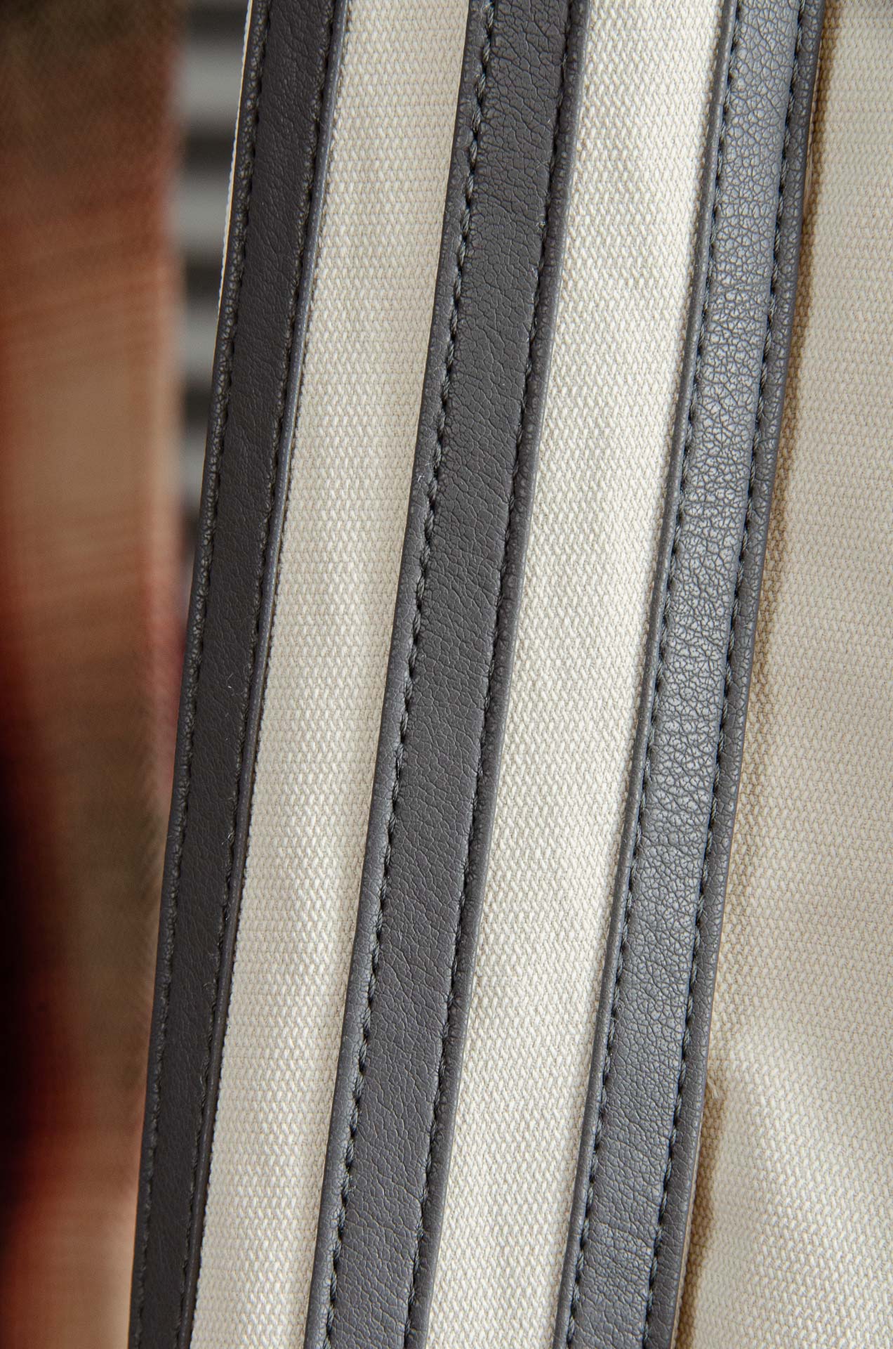 New# 巴黎世家2025最新弹力松紧腰搭配抽绳男士休闲运动长裤#专为追求时尚与舒适的您而设计。极简的风