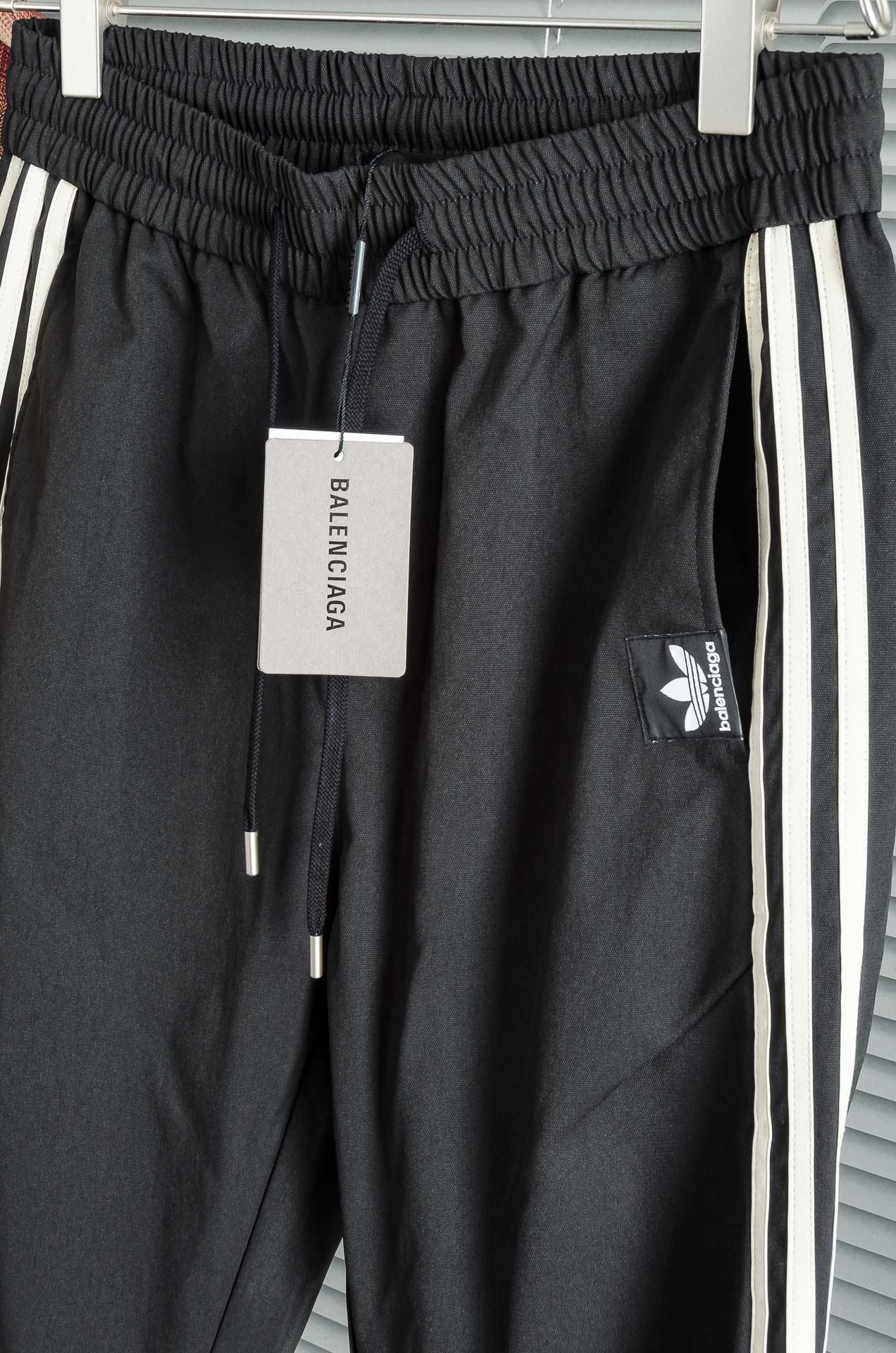 New# 巴黎世家2025最新弹力松紧腰搭配抽绳男士休闲运动长裤#专为追求时尚与舒适的您而设计。极简的风