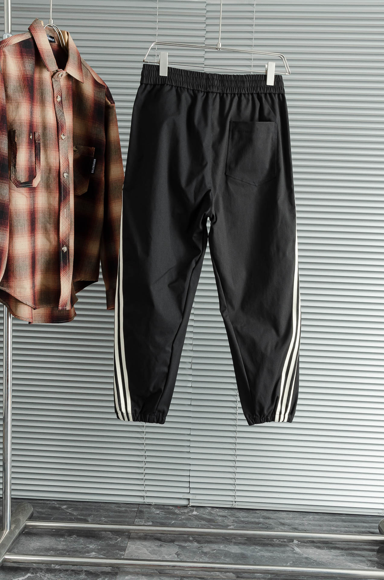 New# 巴黎世家2025最新弹力松紧腰搭配抽绳男士休闲运动长裤#专为追求时尚与舒适的您而设计。极简的风
