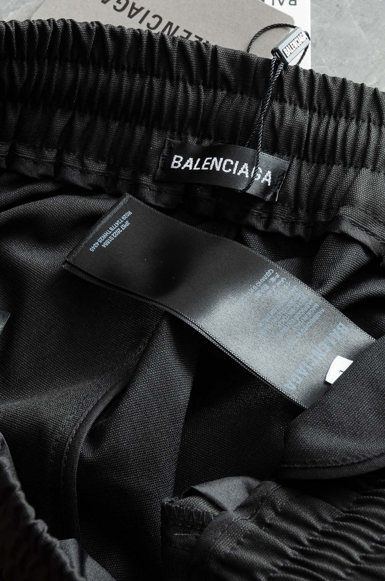 New# 巴黎世家2025最新弹力松紧腰搭配抽绳男士休闲运动长裤#专为追求时尚与舒适的您而设计。极简的风