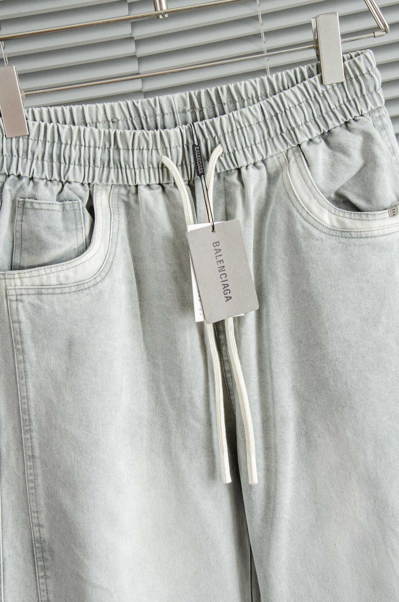 New# 巴黎世家2025最新弹力松紧腰搭配抽绳男士休闲运动长裤#专为追求时尚与舒适的您而设计。极简的风