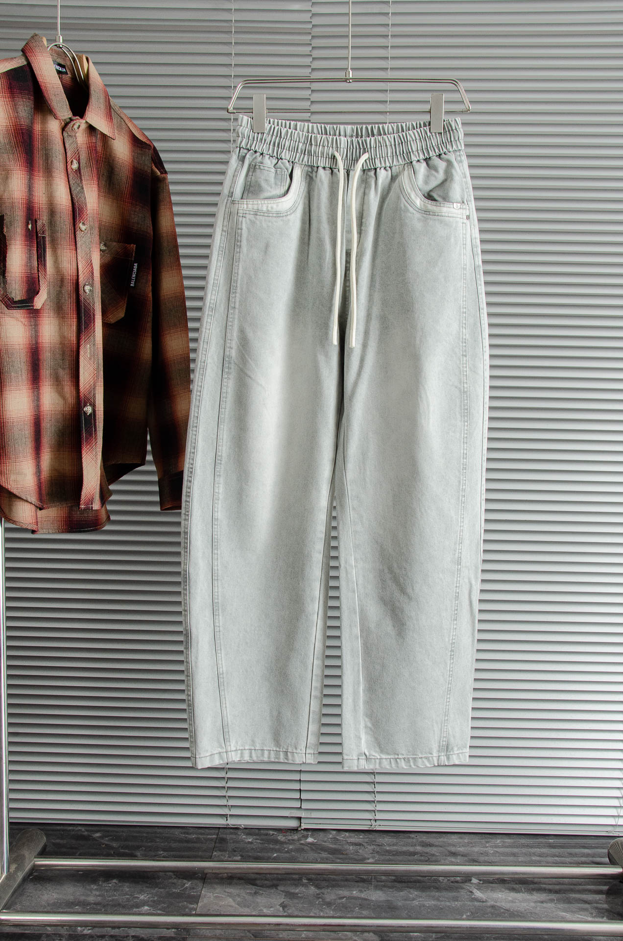 New# 巴黎世家2025最新弹力松紧腰搭配抽绳男士休闲运动长裤#专为追求时尚与舒适的您而设计。极简的风