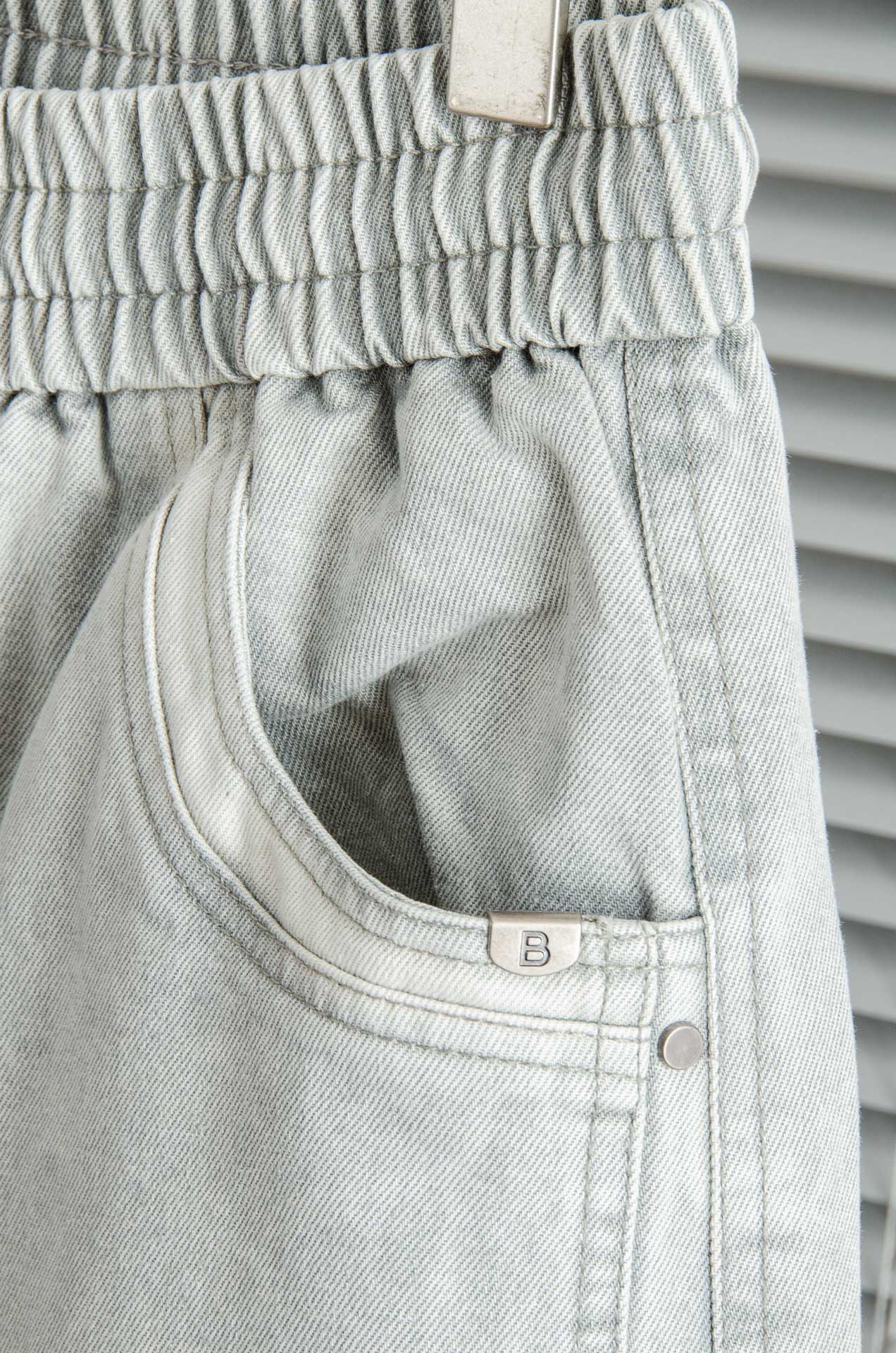 New# 巴黎世家2025最新弹力松紧腰搭配抽绳男士休闲运动长裤#专为追求时尚与舒适的您而设计。极简的风