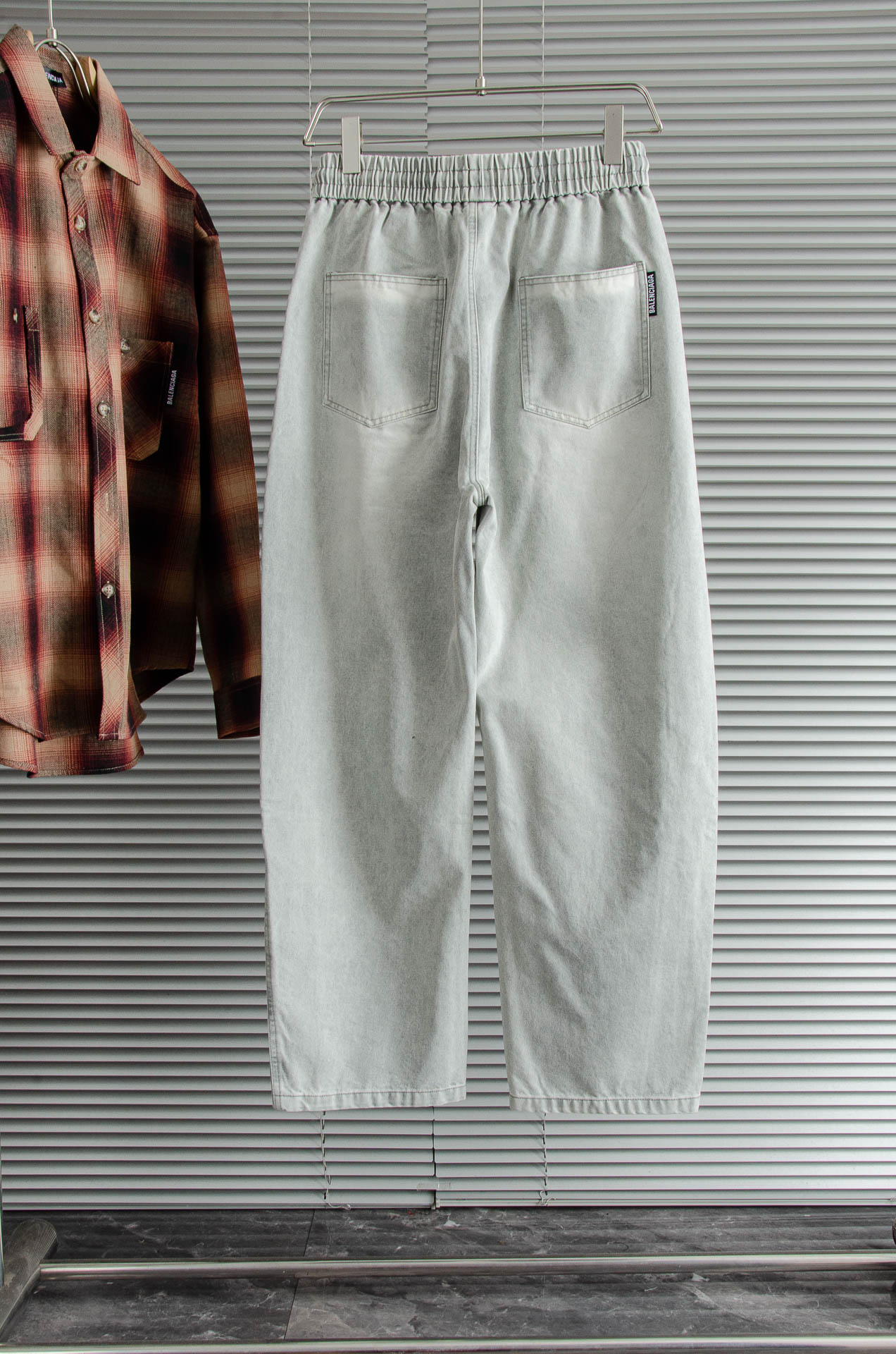 New# 巴黎世家2025最新弹力松紧腰搭配抽绳男士休闲运动长裤#专为追求时尚与舒适的您而设计。极简的风