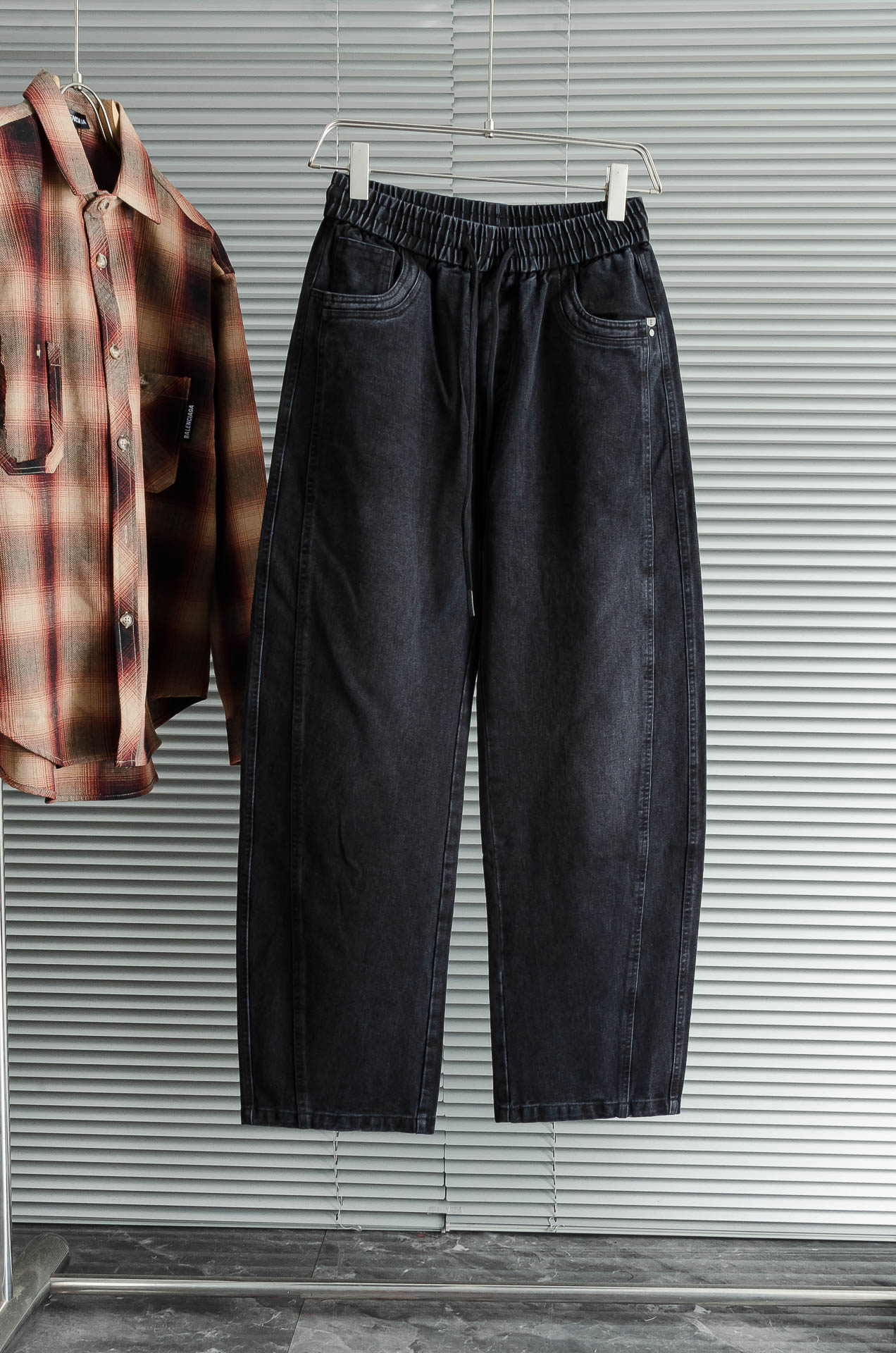 New# 巴黎世家2025最新弹力松紧腰搭配抽绳男士休闲运动长裤#专为追求时尚与舒适的您而设计。极简的风