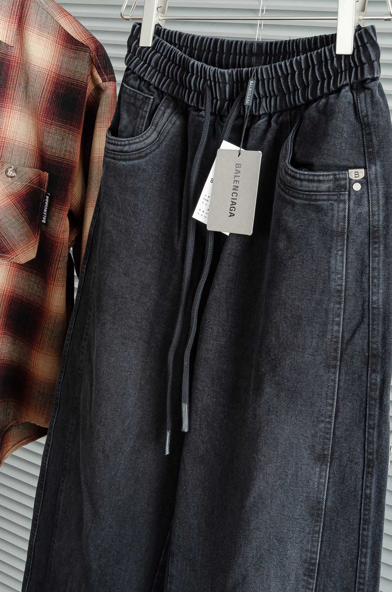 New# 巴黎世家2025最新弹力松紧腰搭配抽绳男士休闲运动长裤#专为追求时尚与舒适的您而设计。极简的风