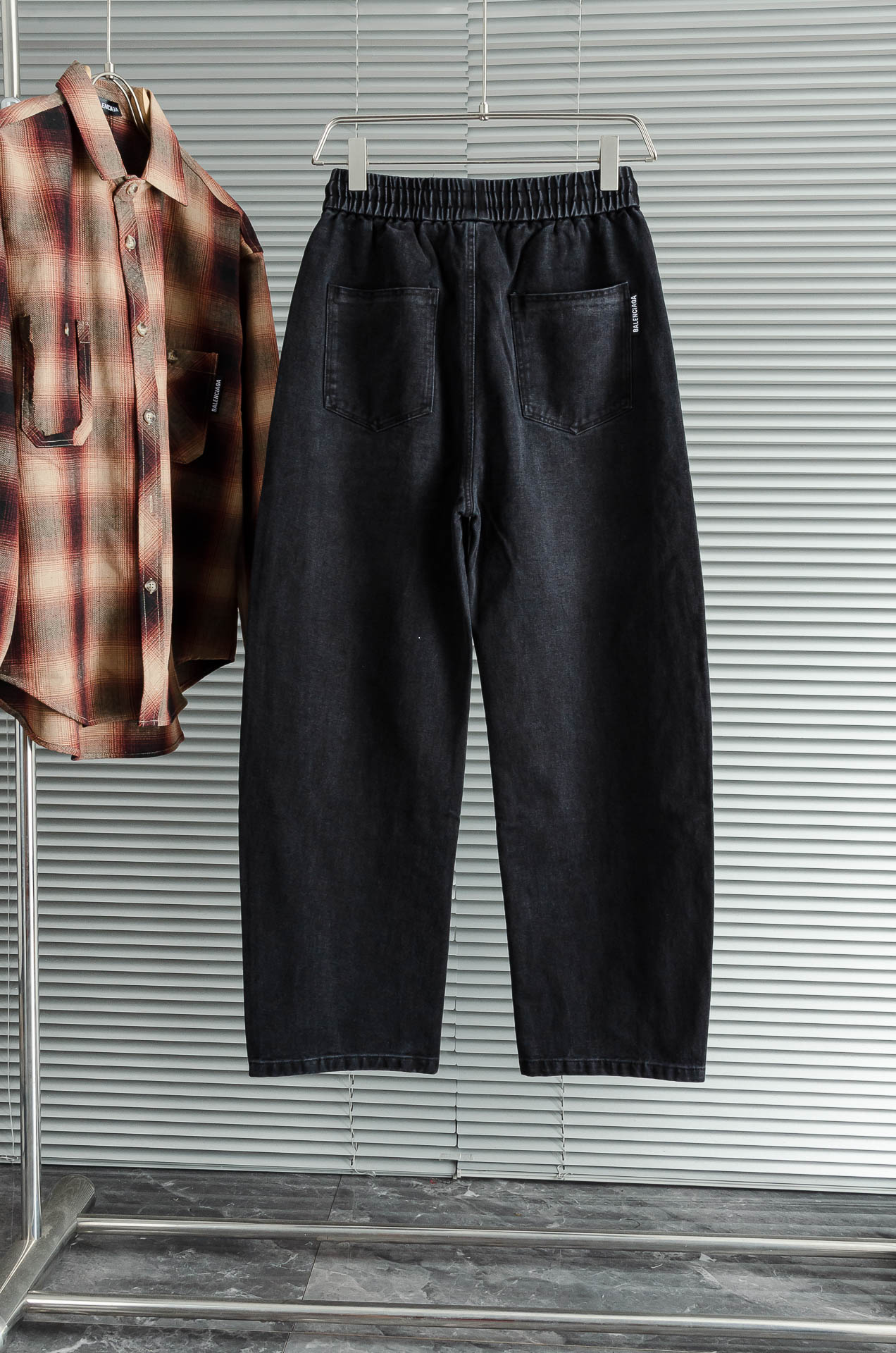 New# 巴黎世家2025最新弹力松紧腰搭配抽绳男士休闲运动长裤#专为追求时尚与舒适的您而设计。极简的风