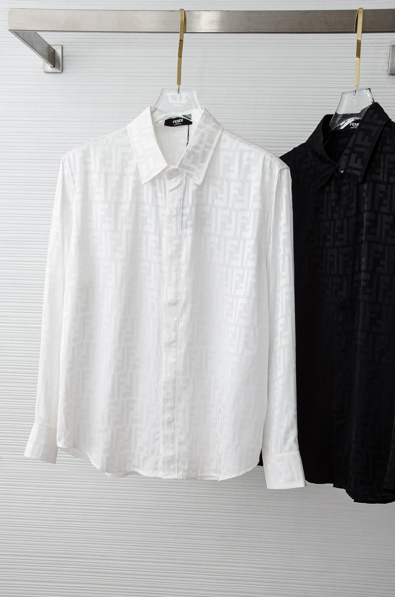 Fendi芬迪 2025新款满幅提花衬衣 #都市简约个性高级风，经典全景提花字母图案设计!最新时尚潮流人